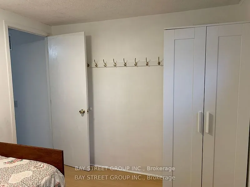 865 Consort Crescent, #Upper Basement