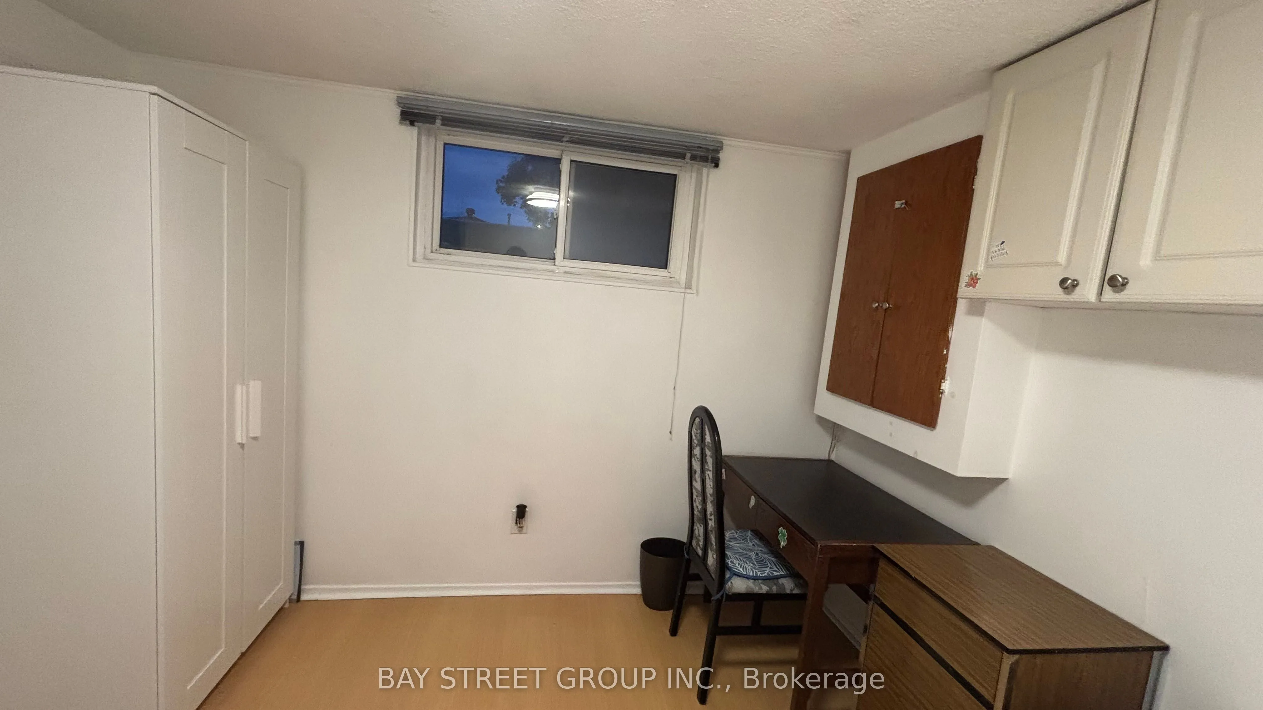 865 Consort Crescent, #Upper Basement