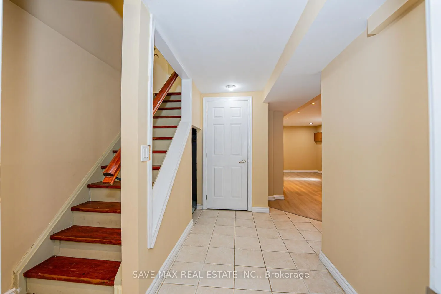6983 Hickling Crescent