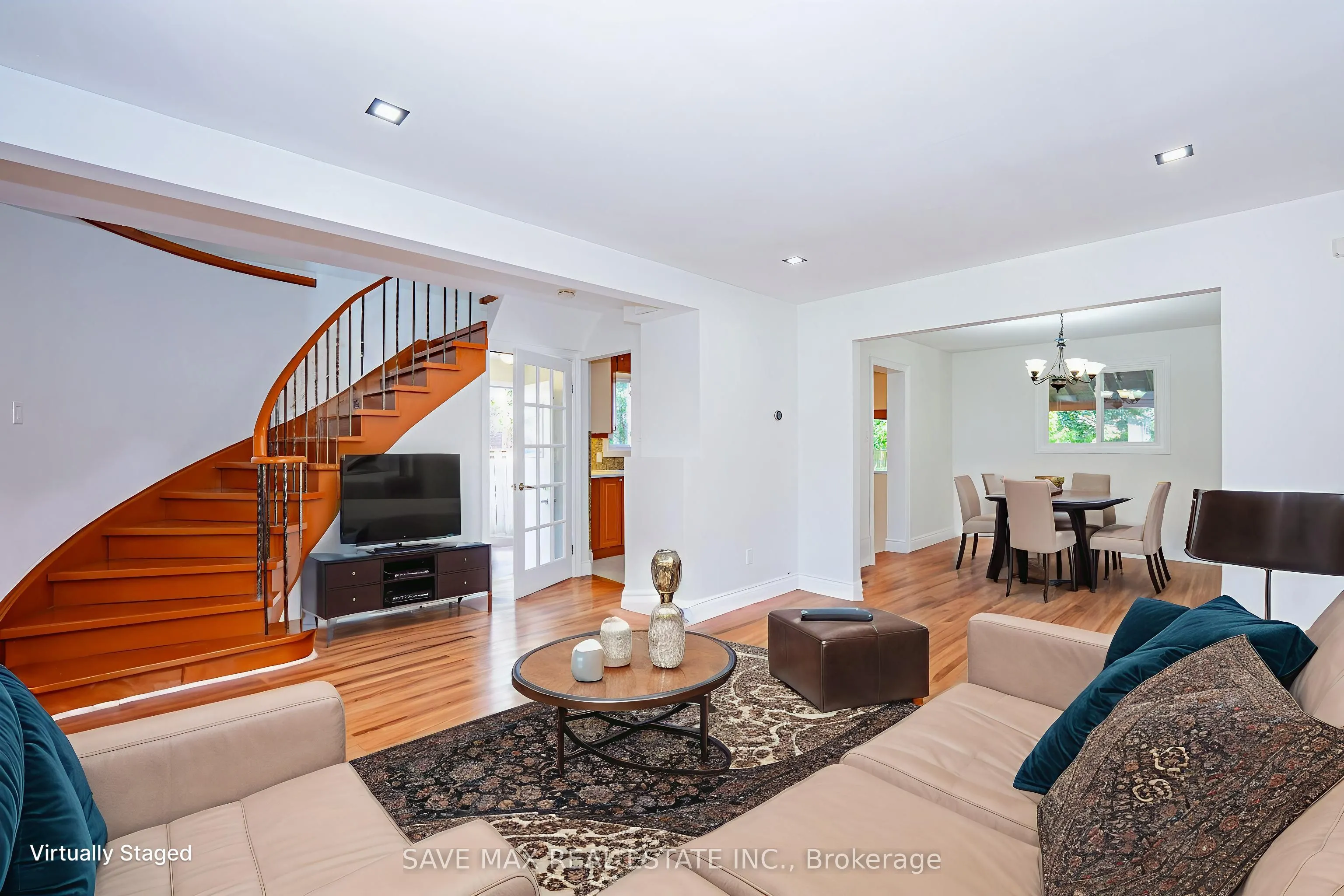 6983 Hickling Crescent