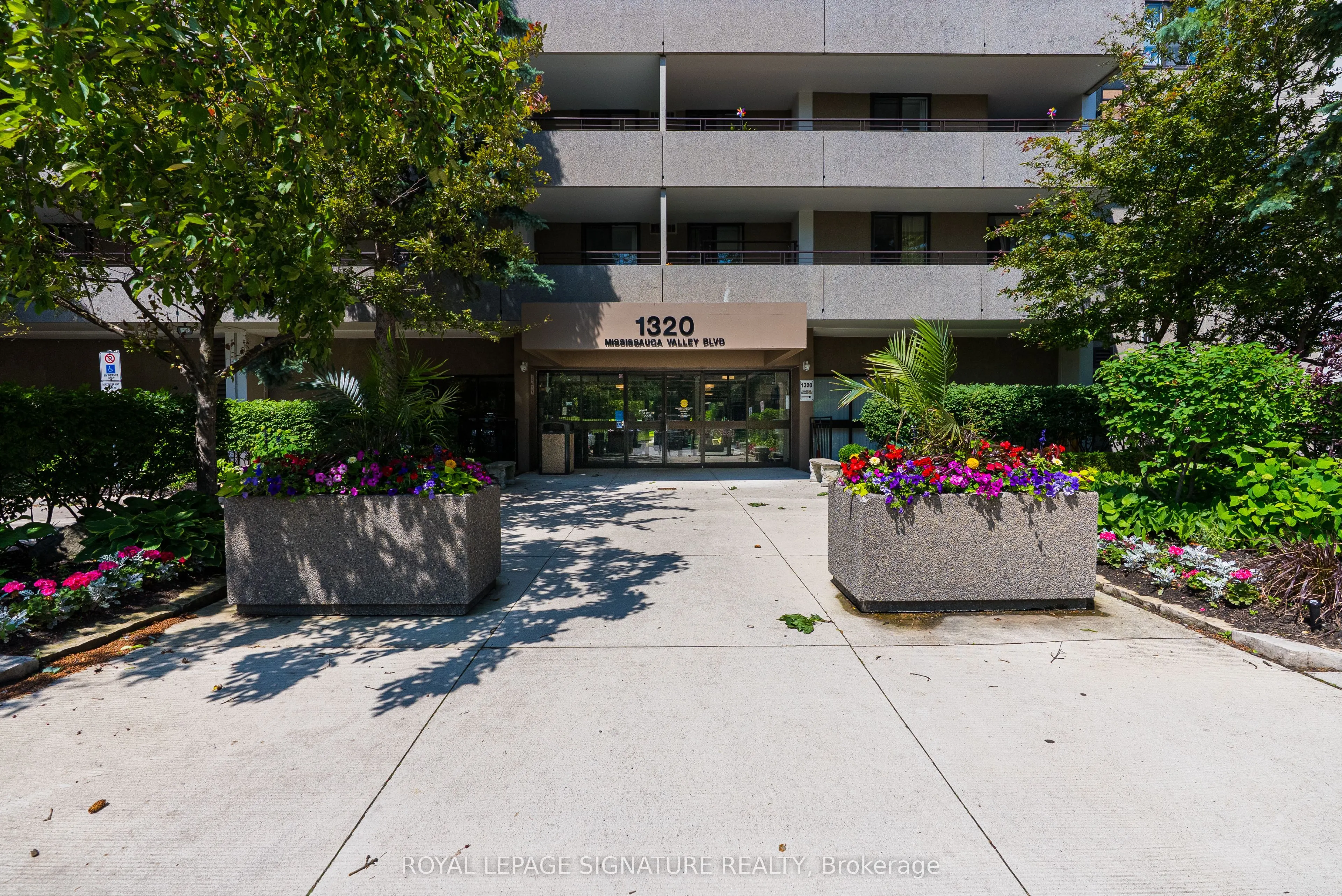 1320 Mississauga Valley Boulevard, #1016