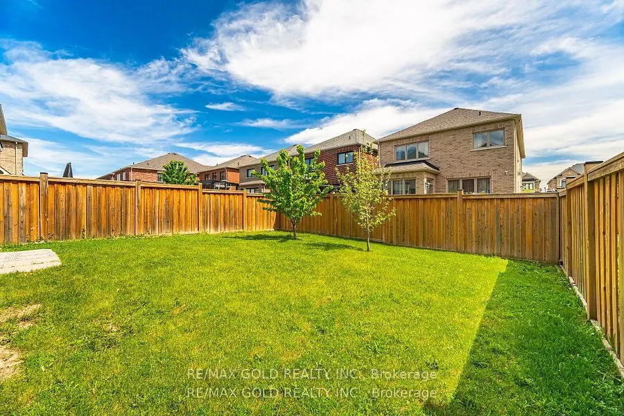 209 Castle Oaks Crossing