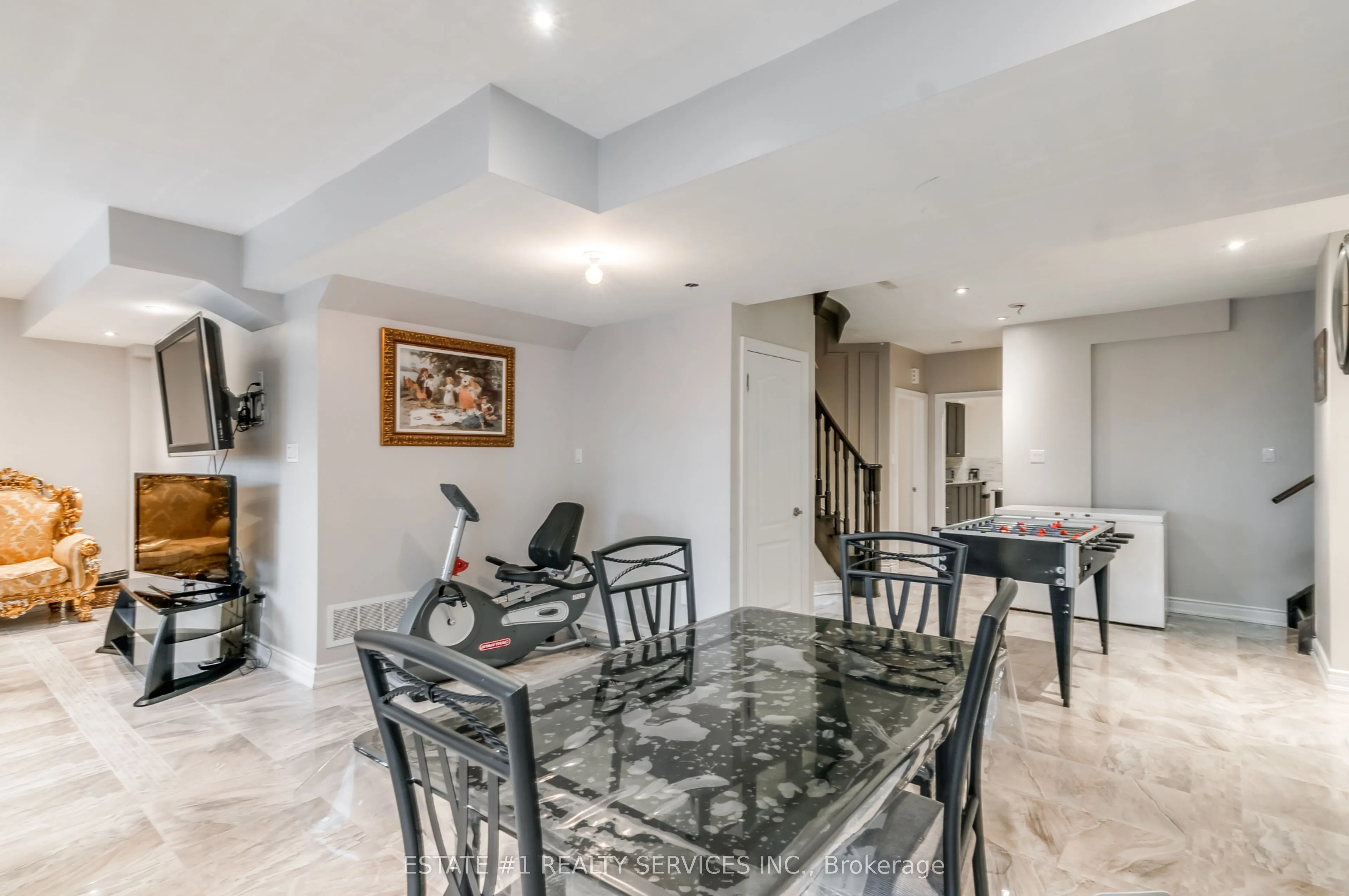 4 Agincourt Circle