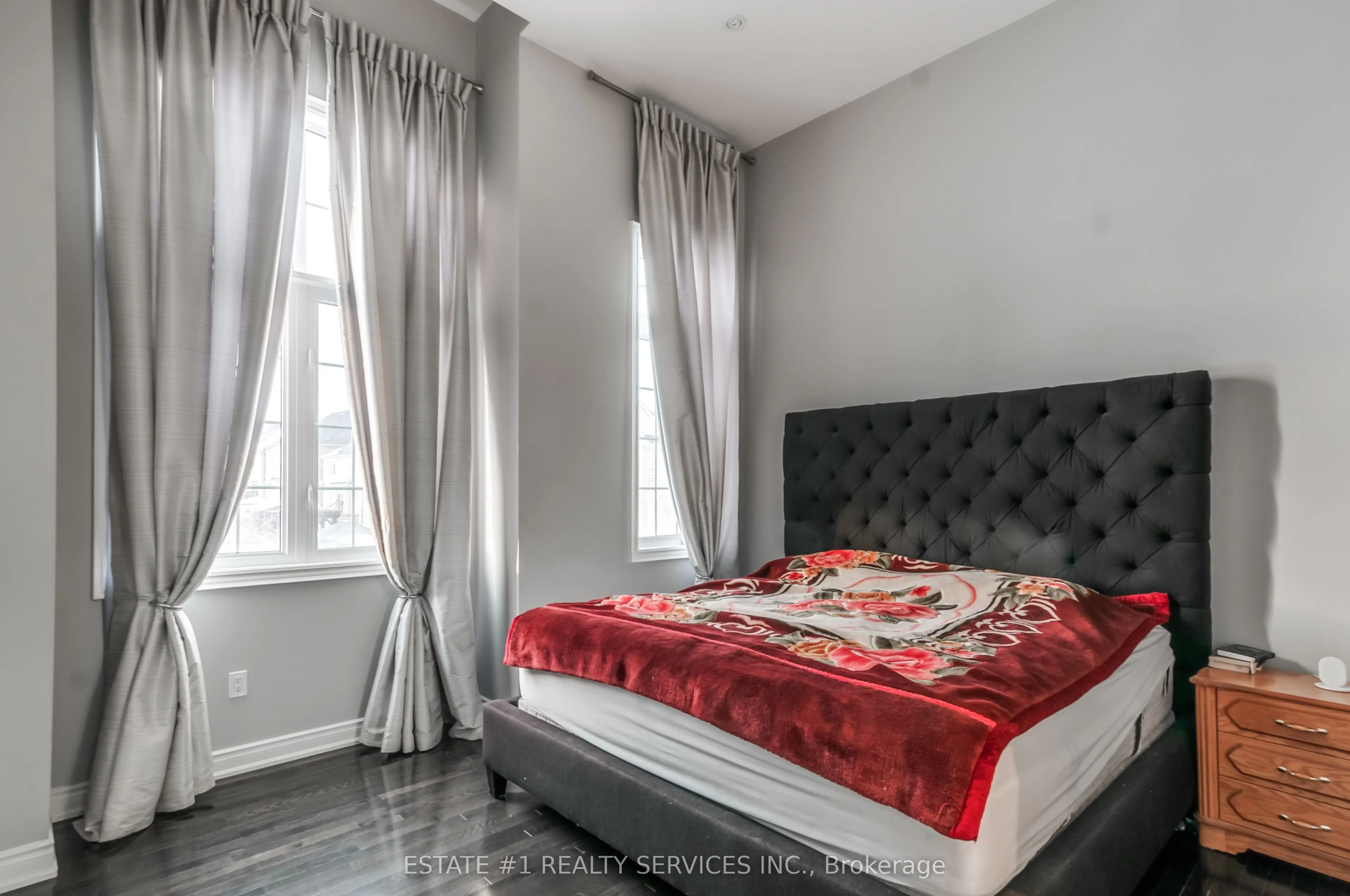 4 Agincourt Circle
