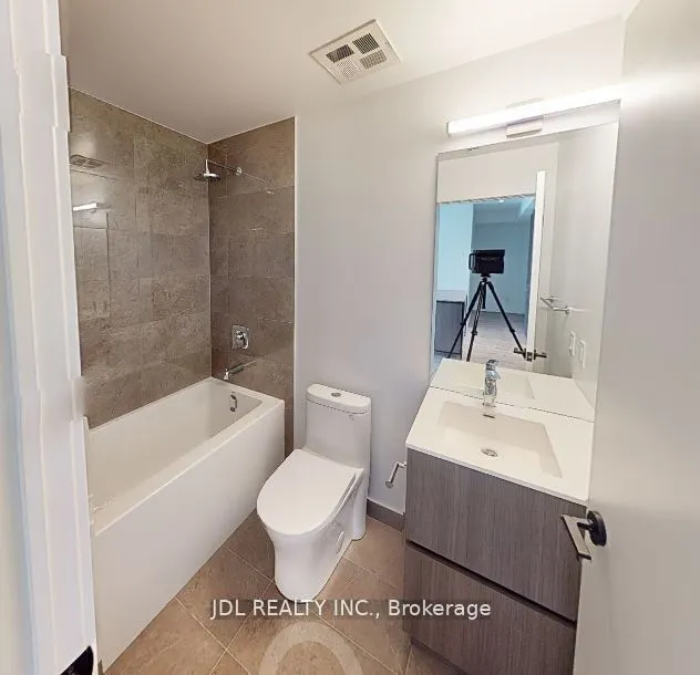 215 Lakeshore Road W #519