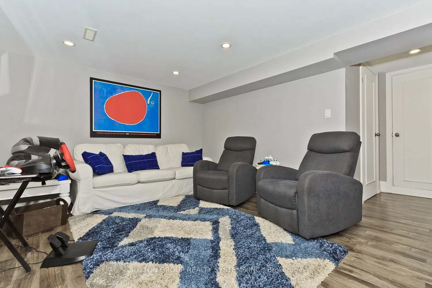 6686 Barrisdale Drive