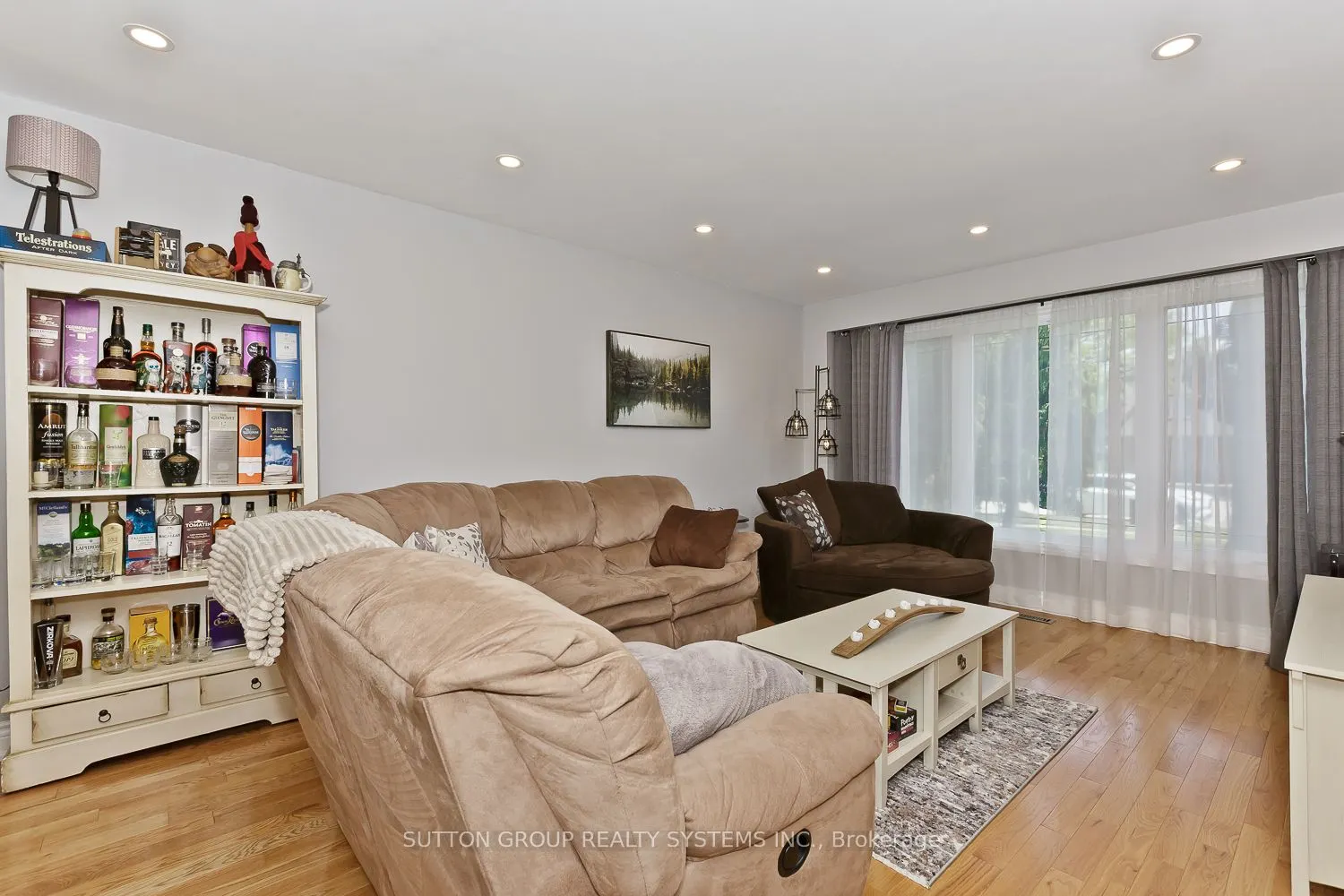 6686 Barrisdale Drive