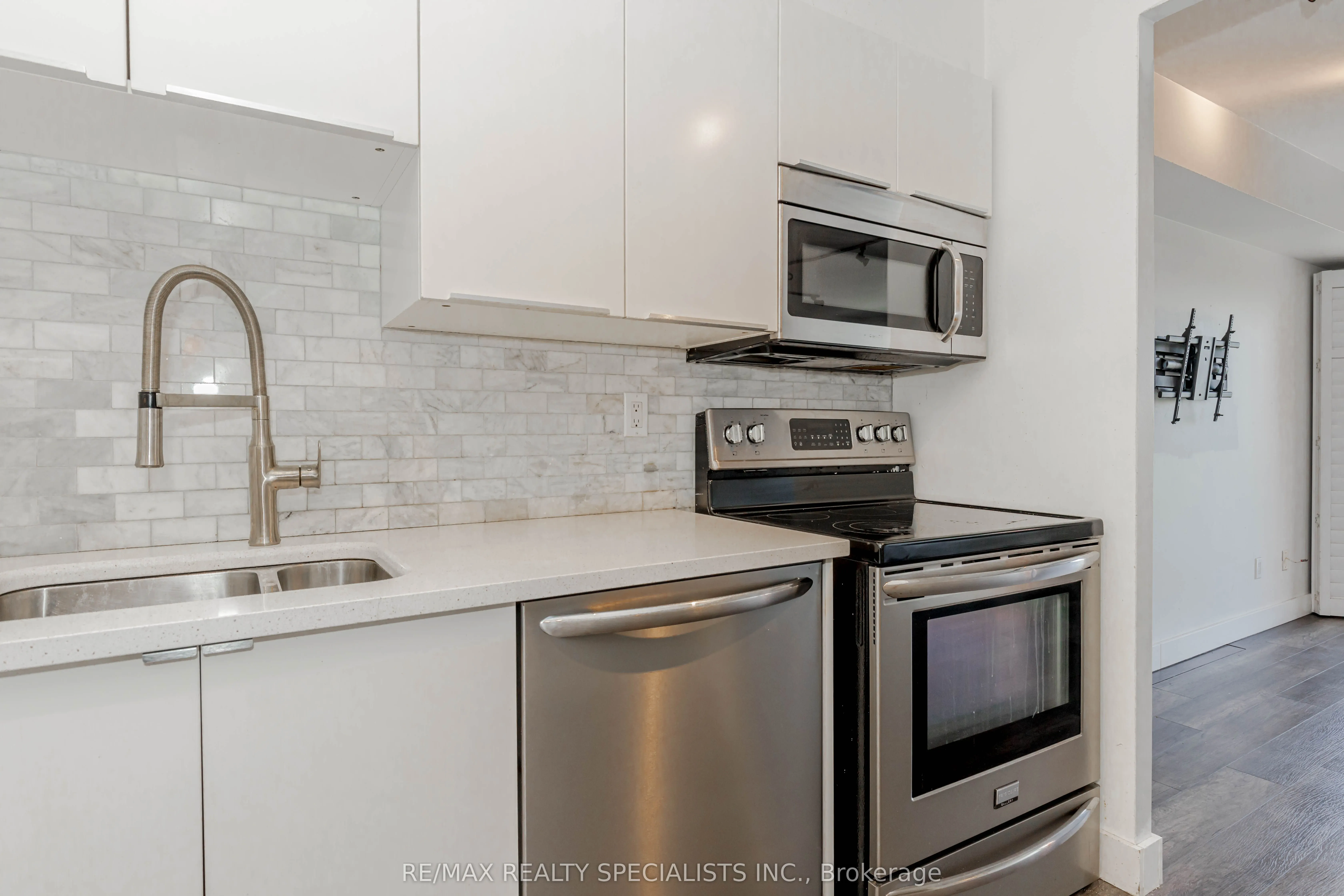 32 Tannery Street, #401