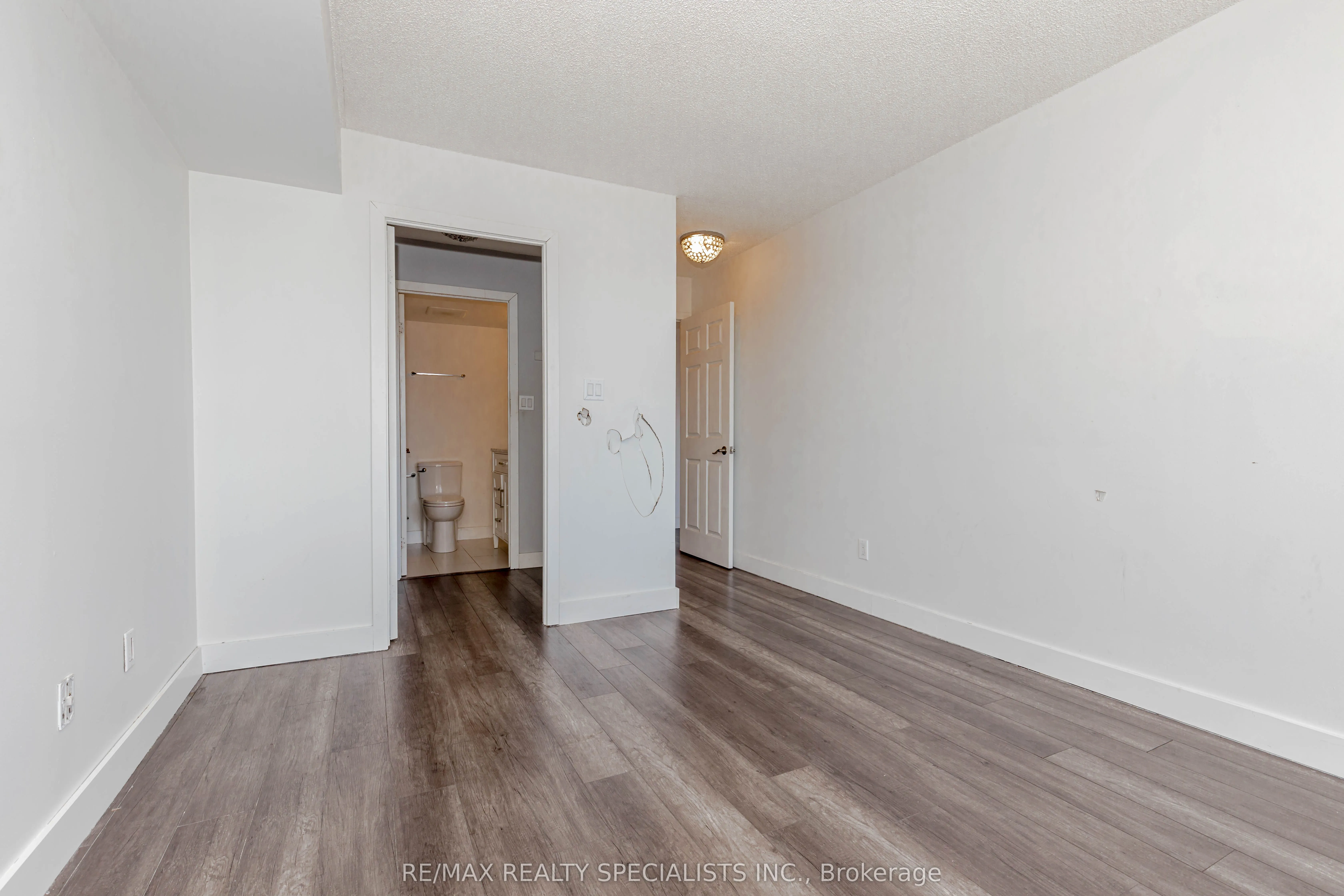 32 Tannery Street, #401
