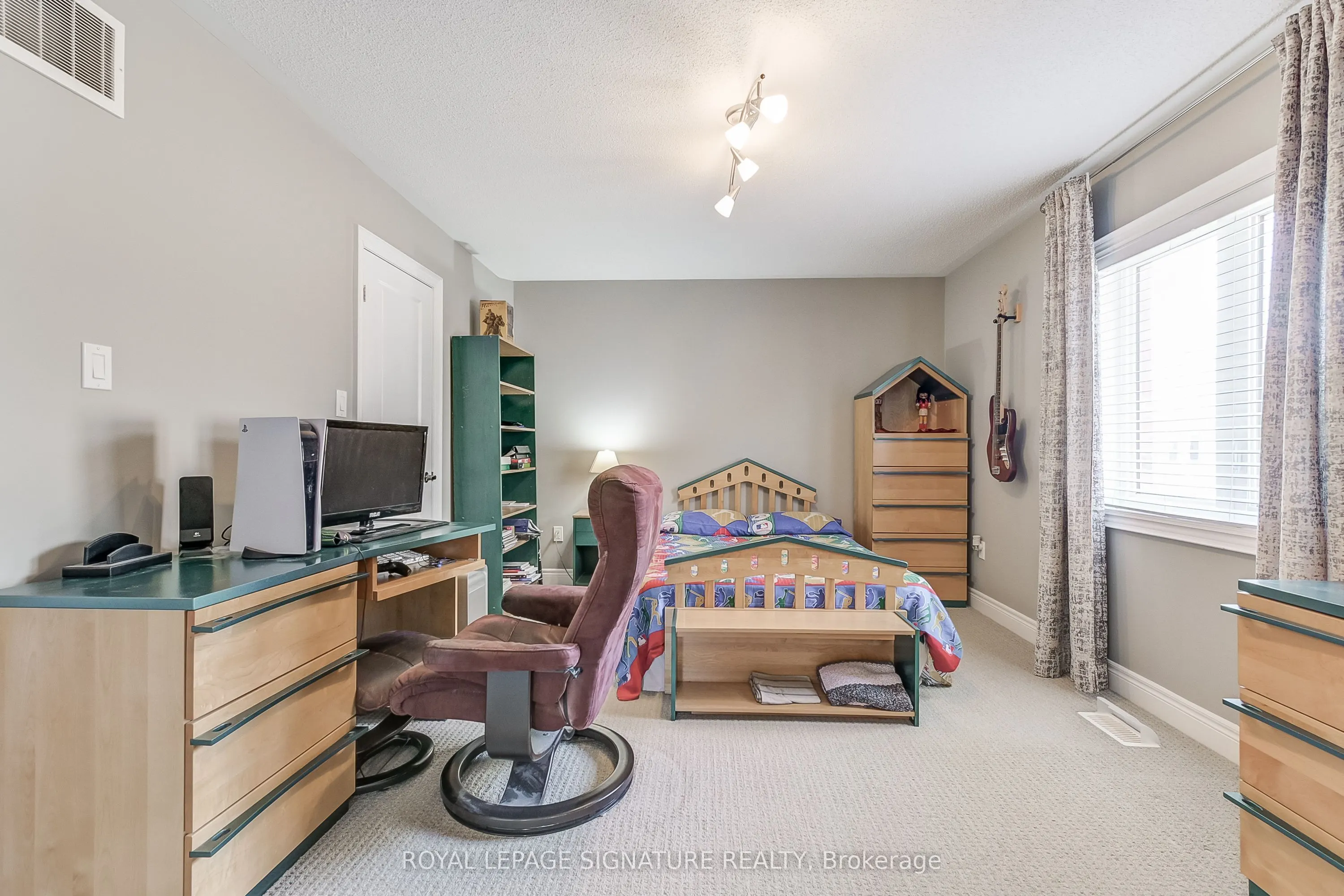 18 Flanders Road