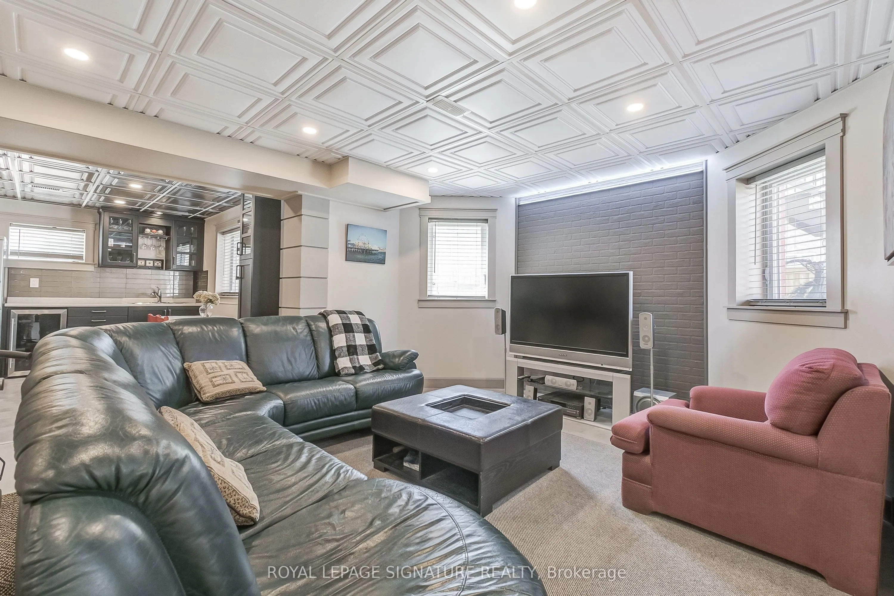 18 Flanders Road