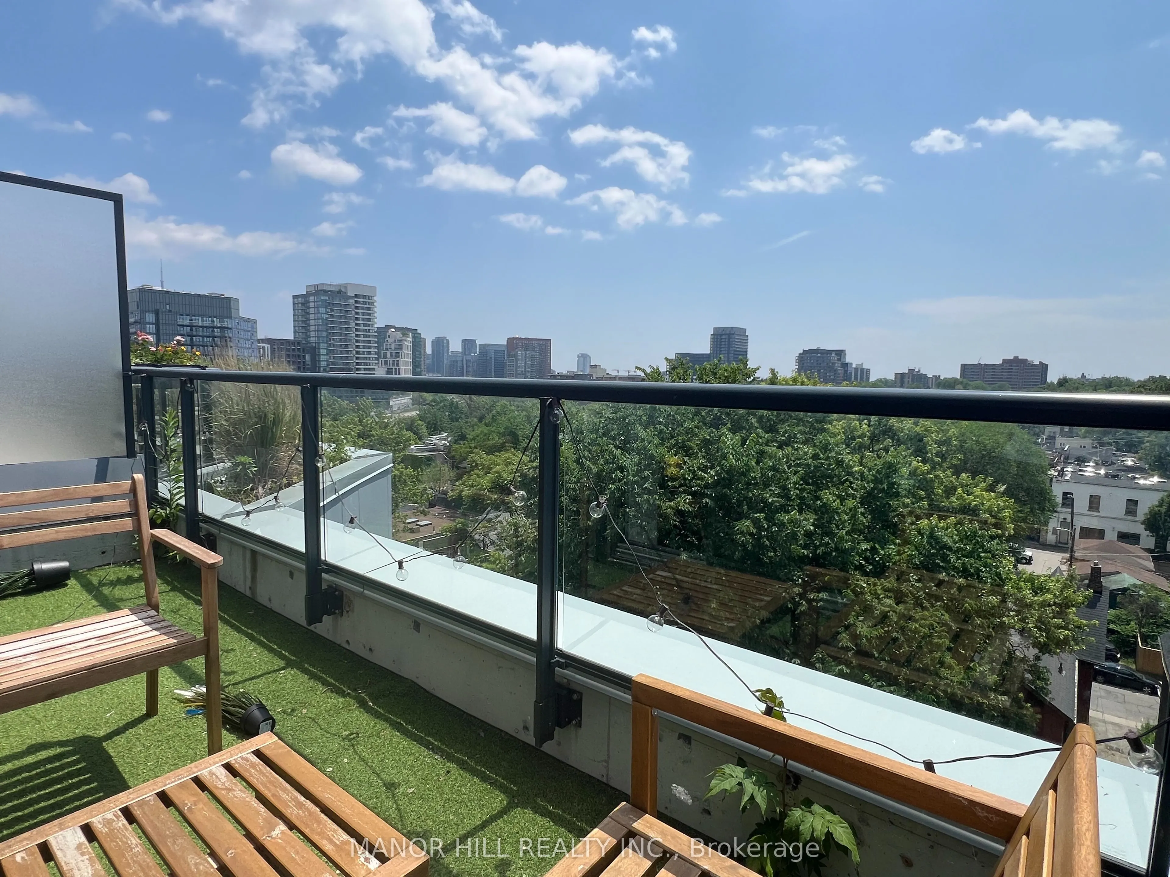 57 Brock Avenue, #706