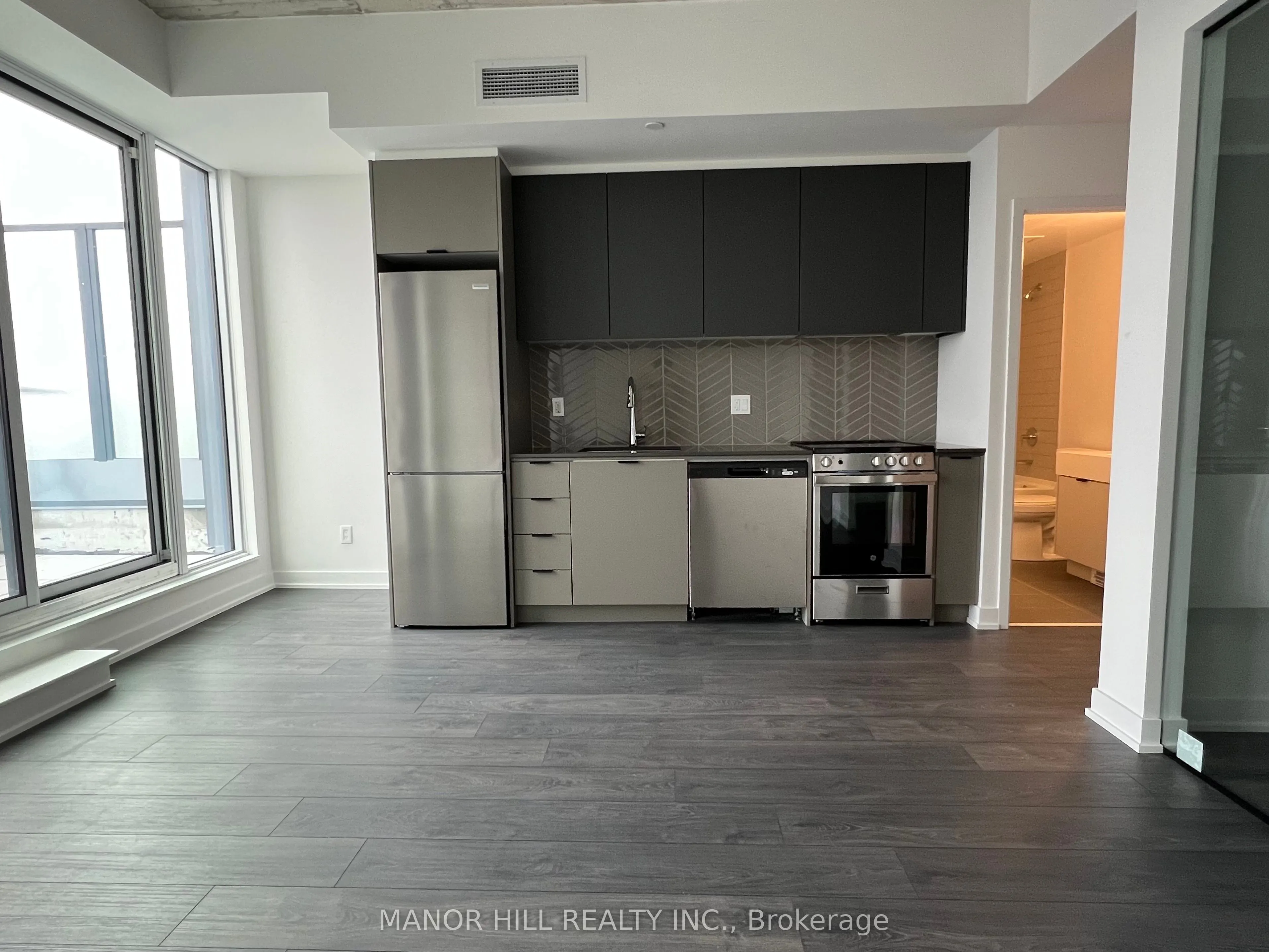 57 Brock Avenue, #706