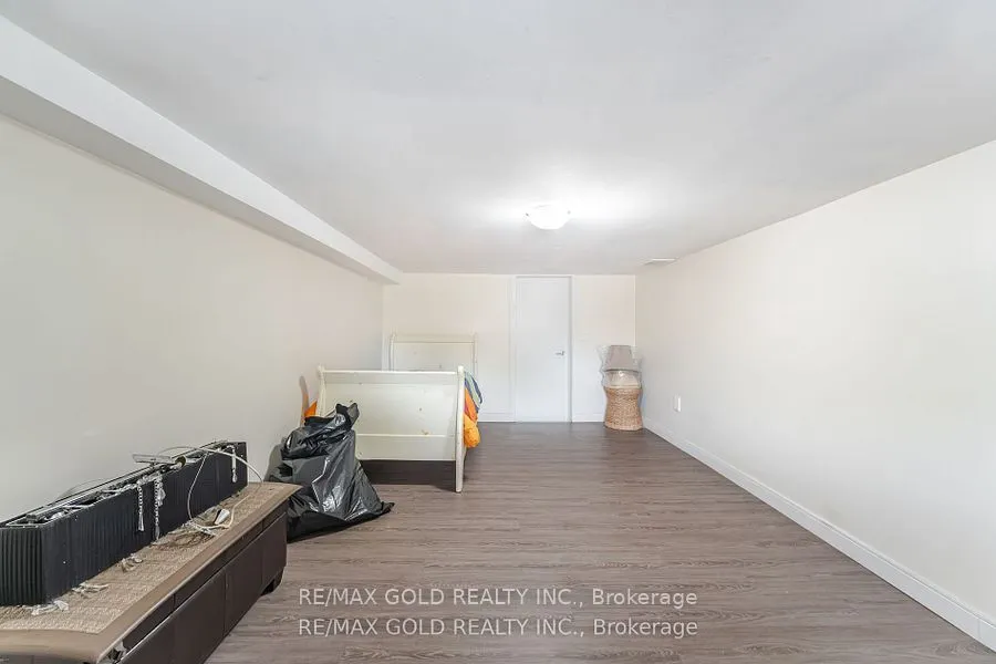 774 EAGLEMOUNT Crescent