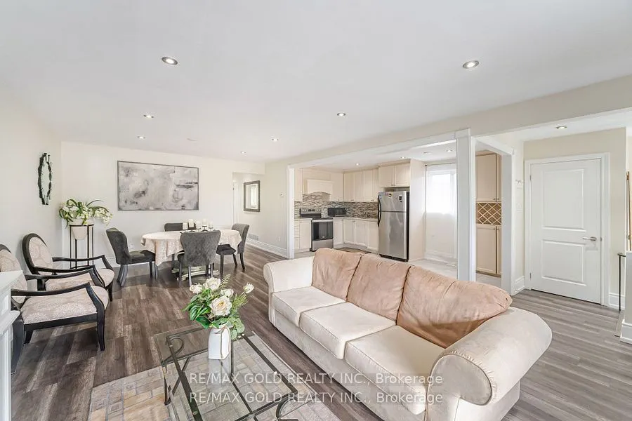 774 EAGLEMOUNT Crescent