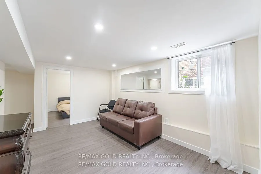 774 EAGLEMOUNT Crescent