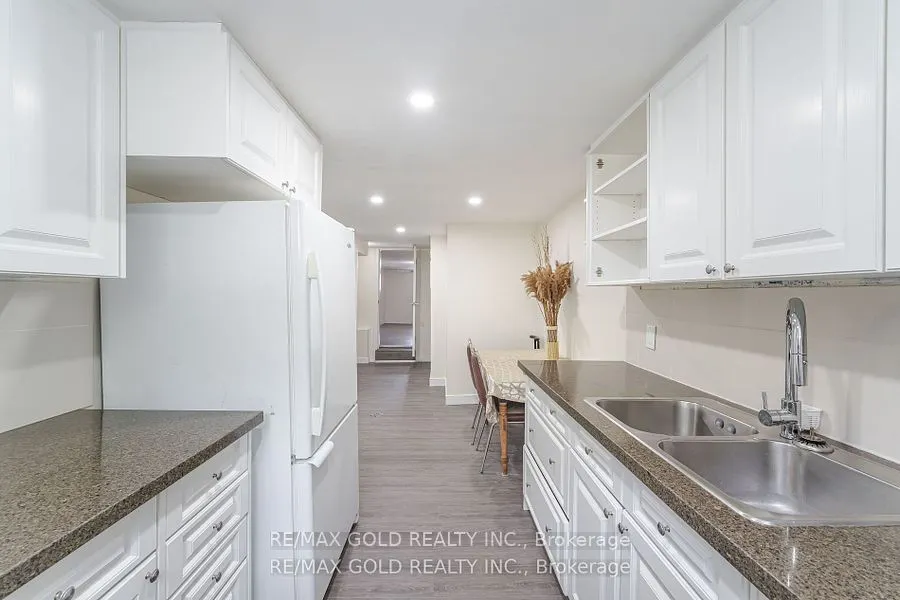 774 EAGLEMOUNT Crescent