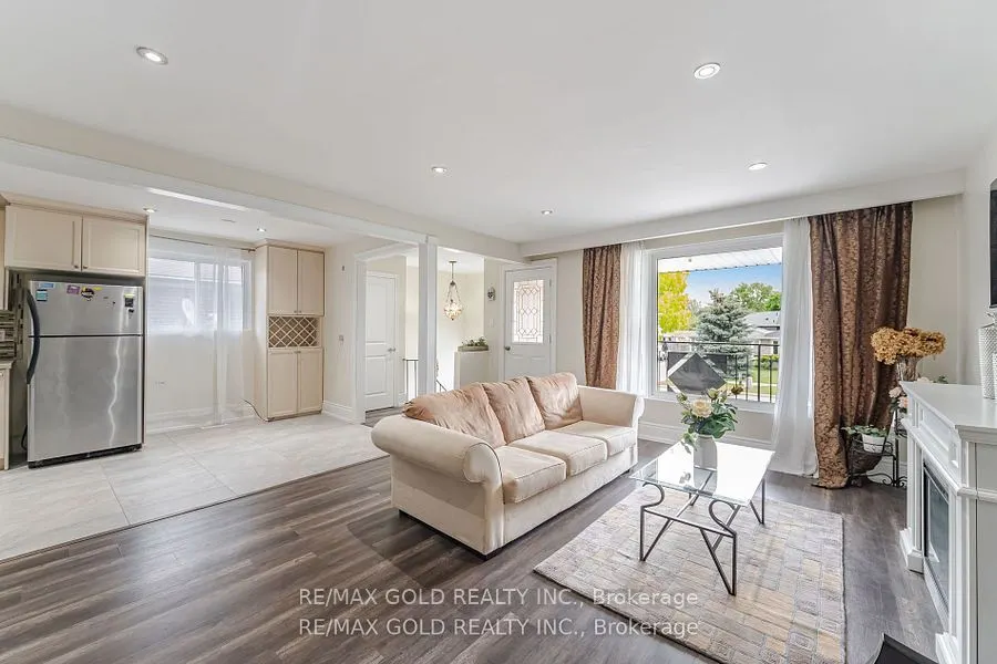 774 EAGLEMOUNT Crescent