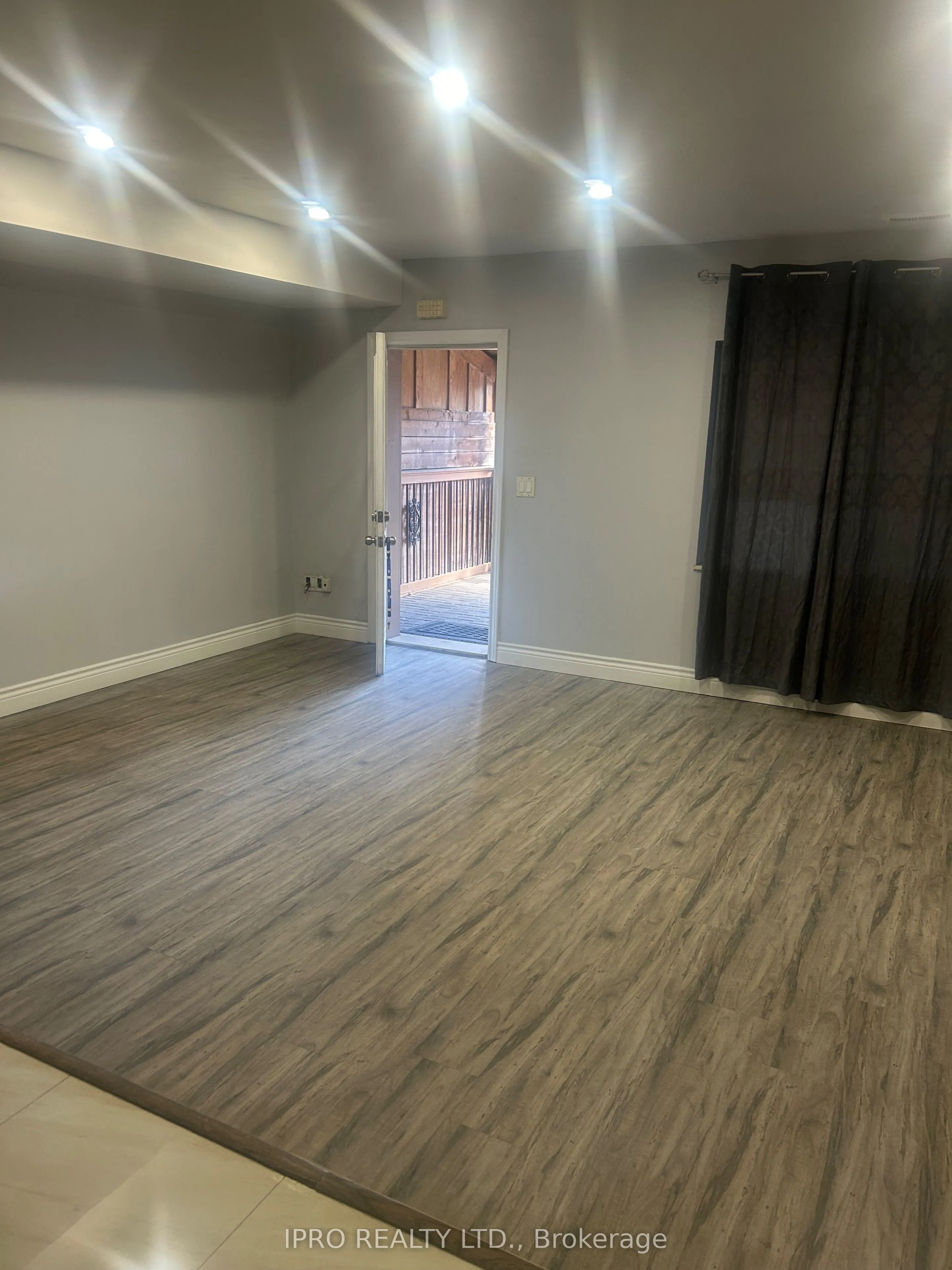 425 Caledonia (Lower) Road, #Lower