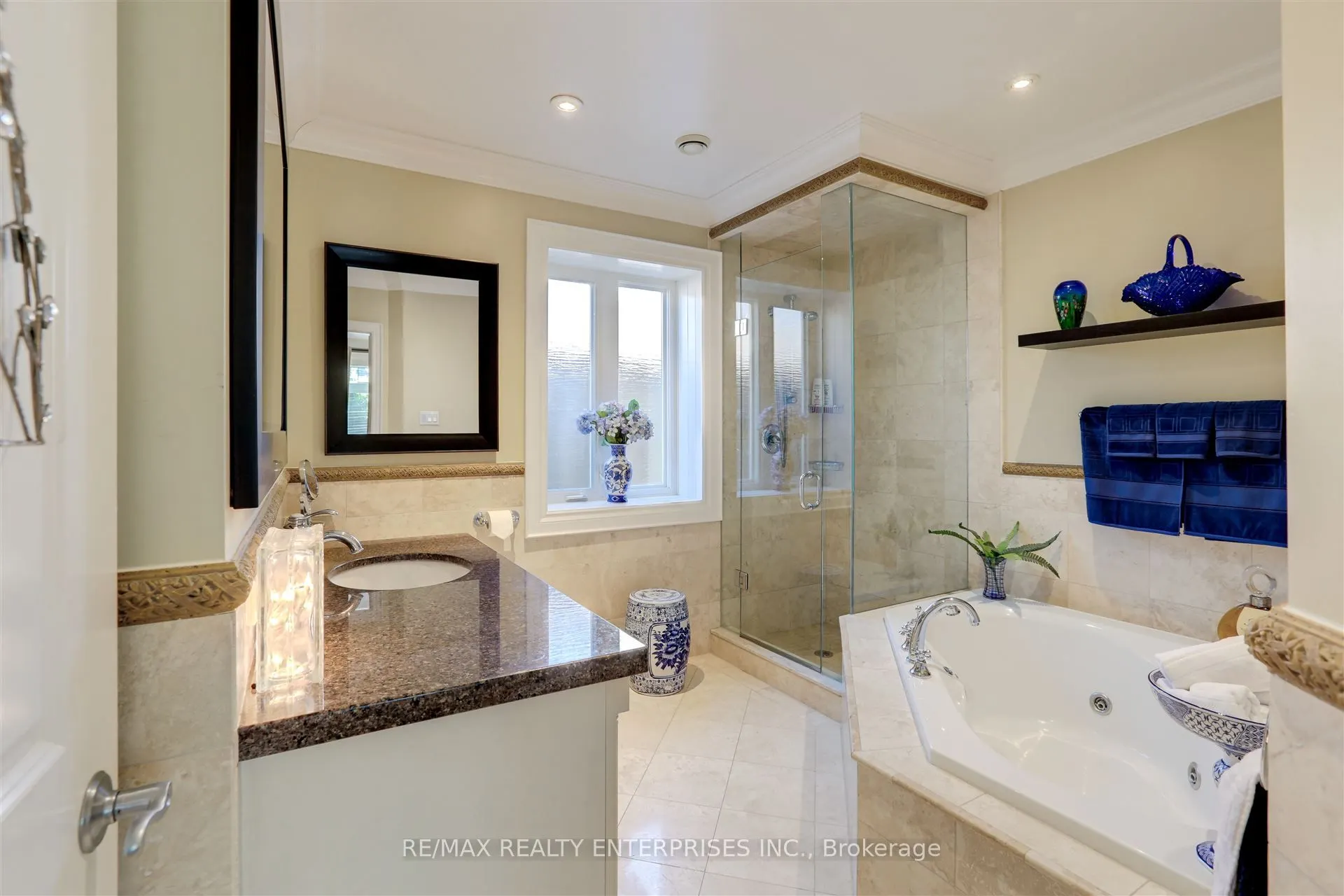 1522 Glenhill Crescent