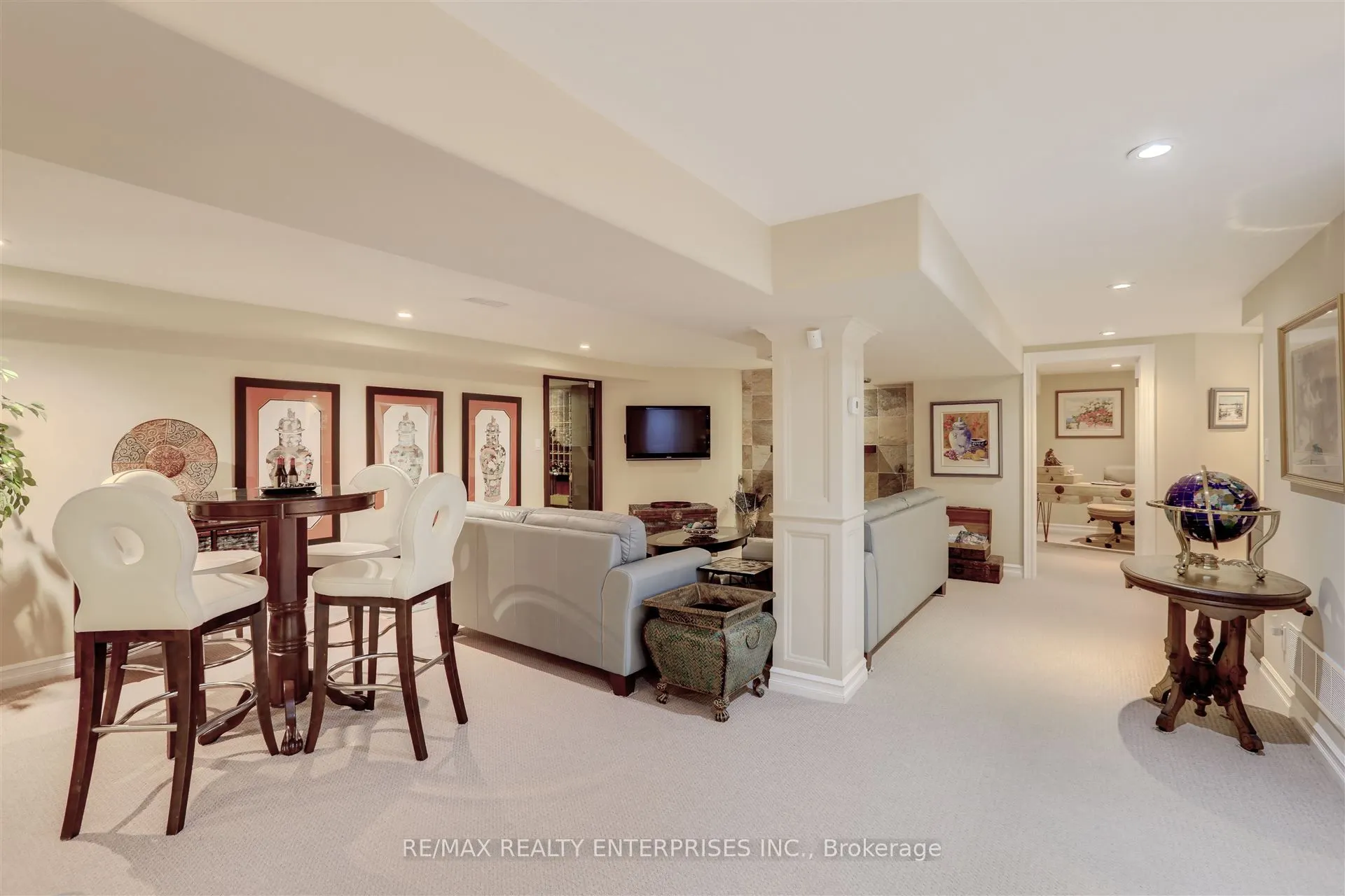 1522 Glenhill Crescent
