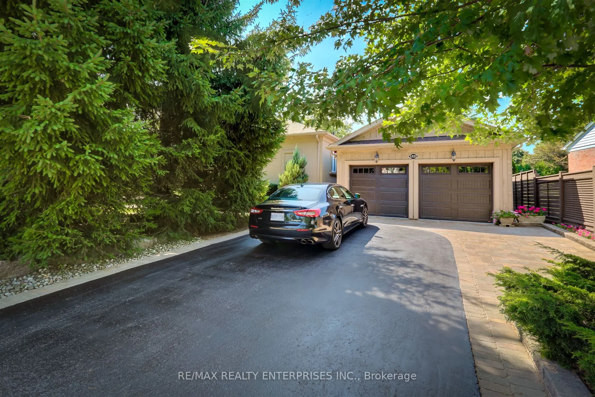 1522 Glenhill Crescent