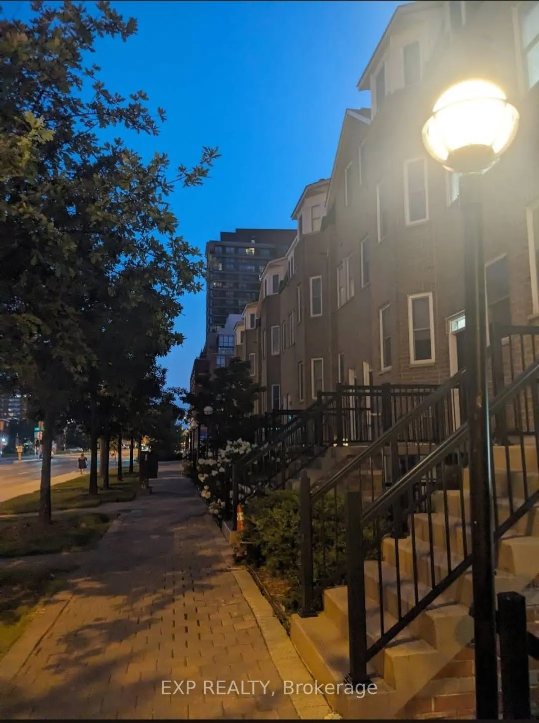 760 Lawrence Avenue W, #TH 221