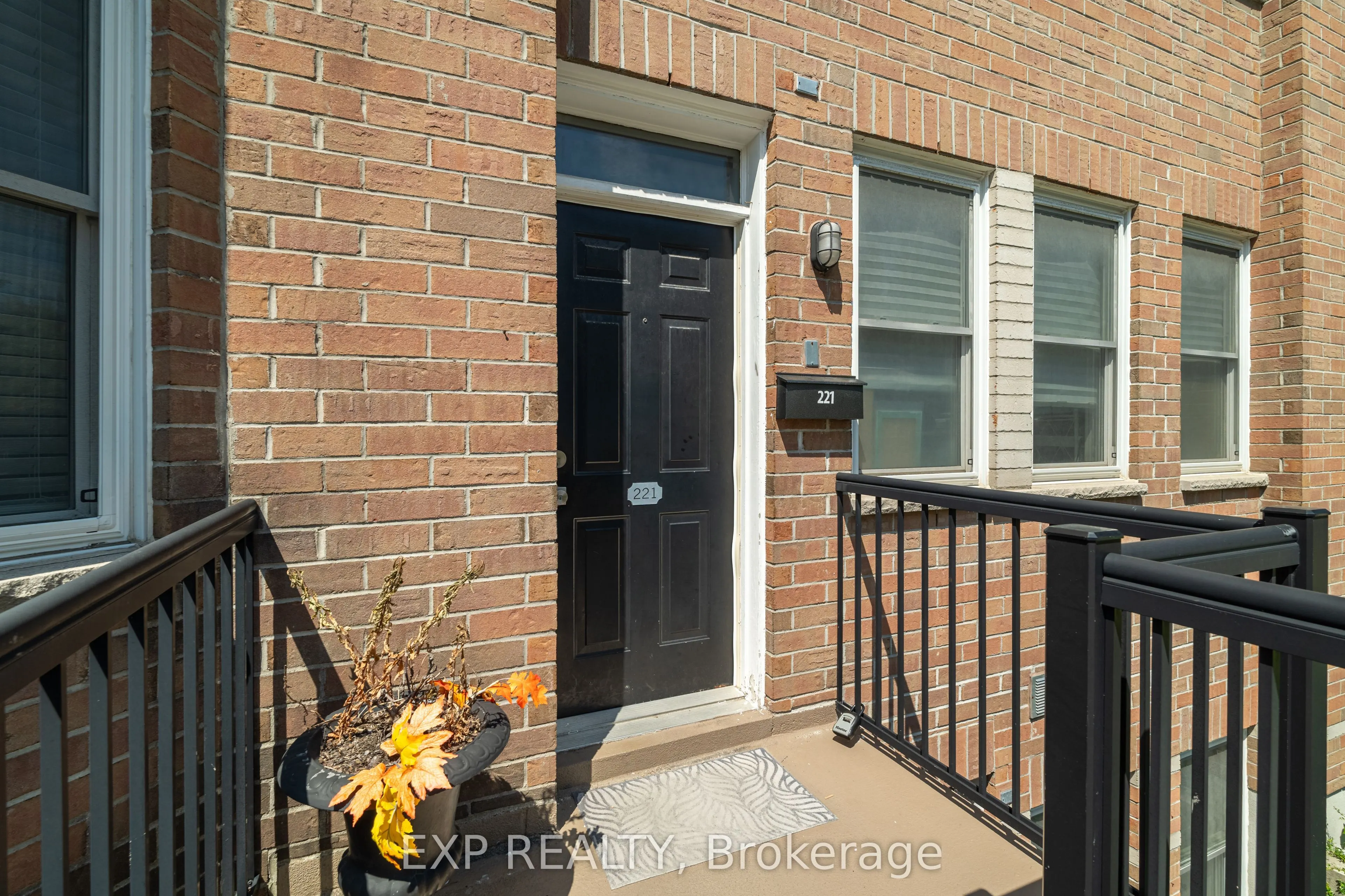 760 Lawrence Avenue W, #TH 221