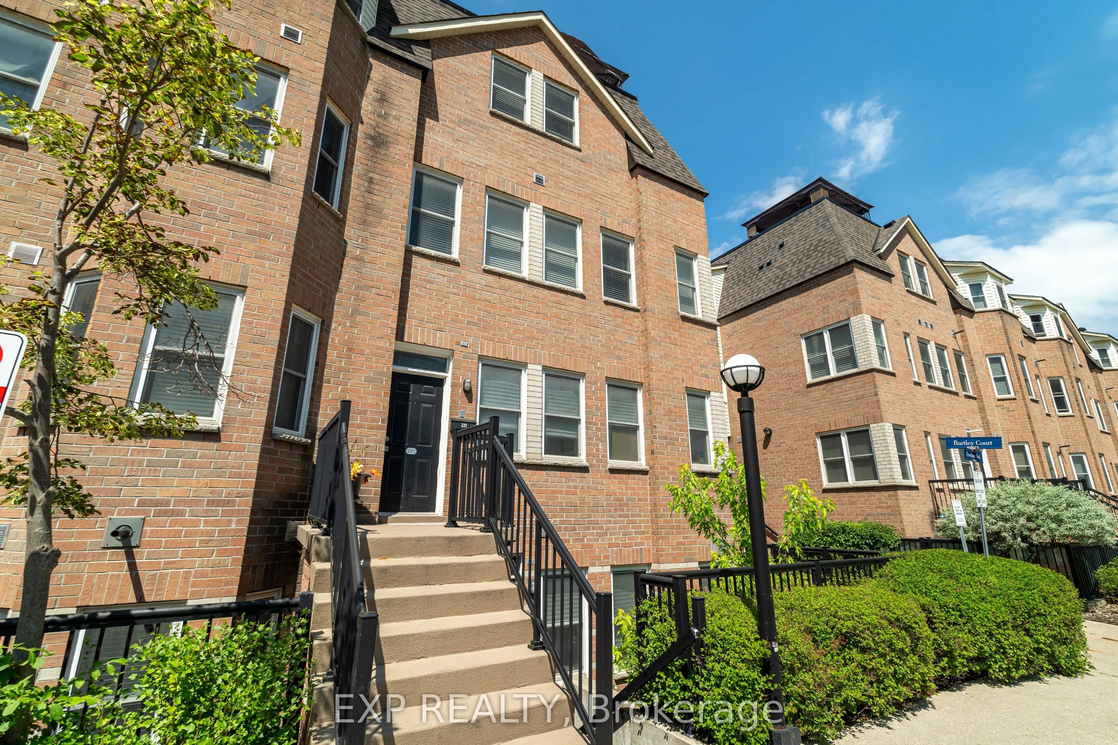 760 Lawrence Avenue W, #TH 221