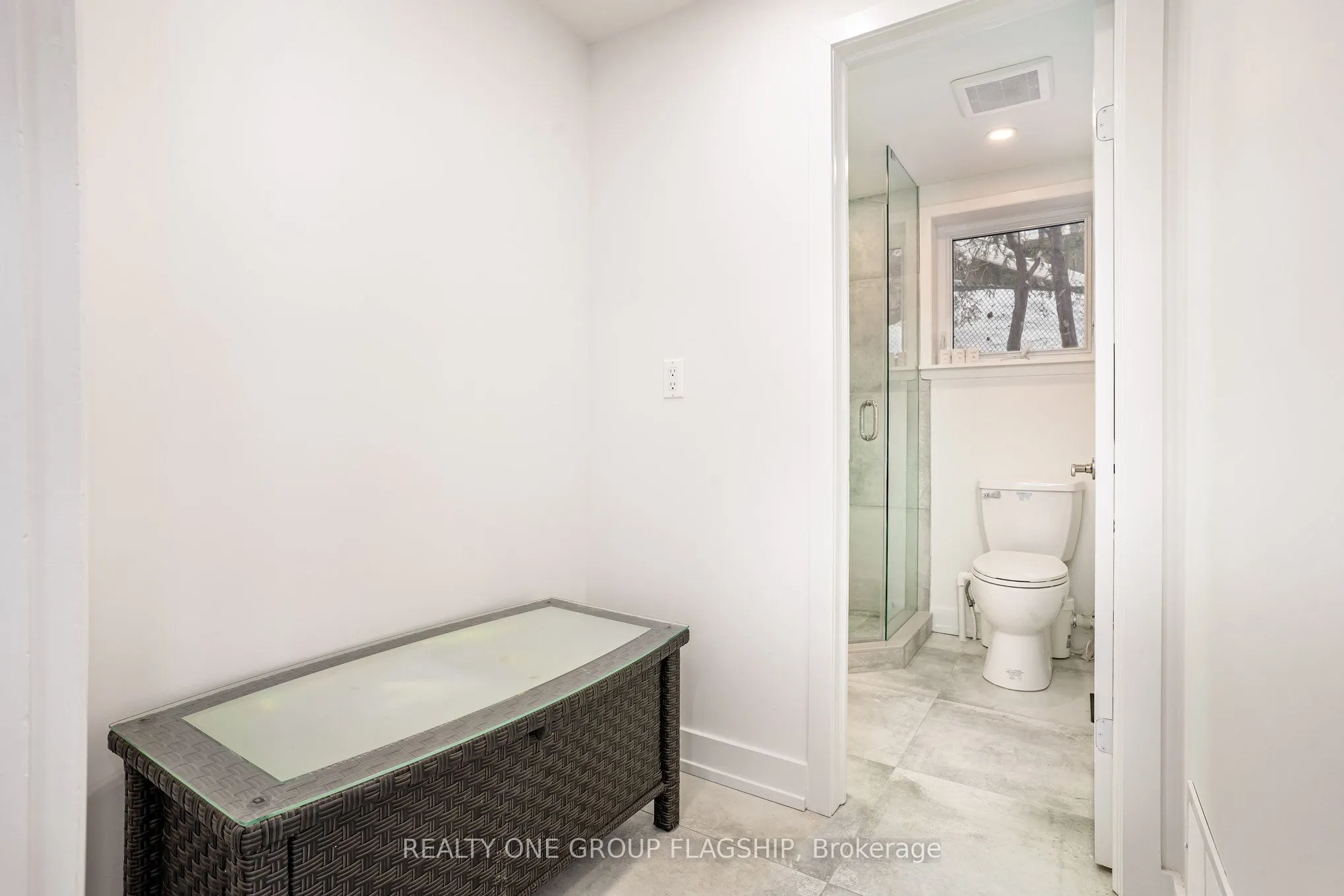 1135 Greenoaks Drive