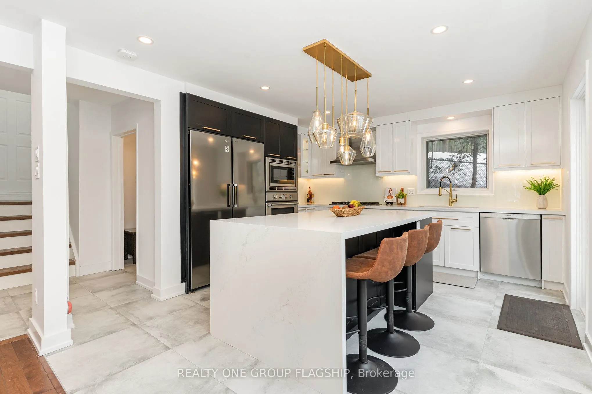 1135 Greenoaks Drive