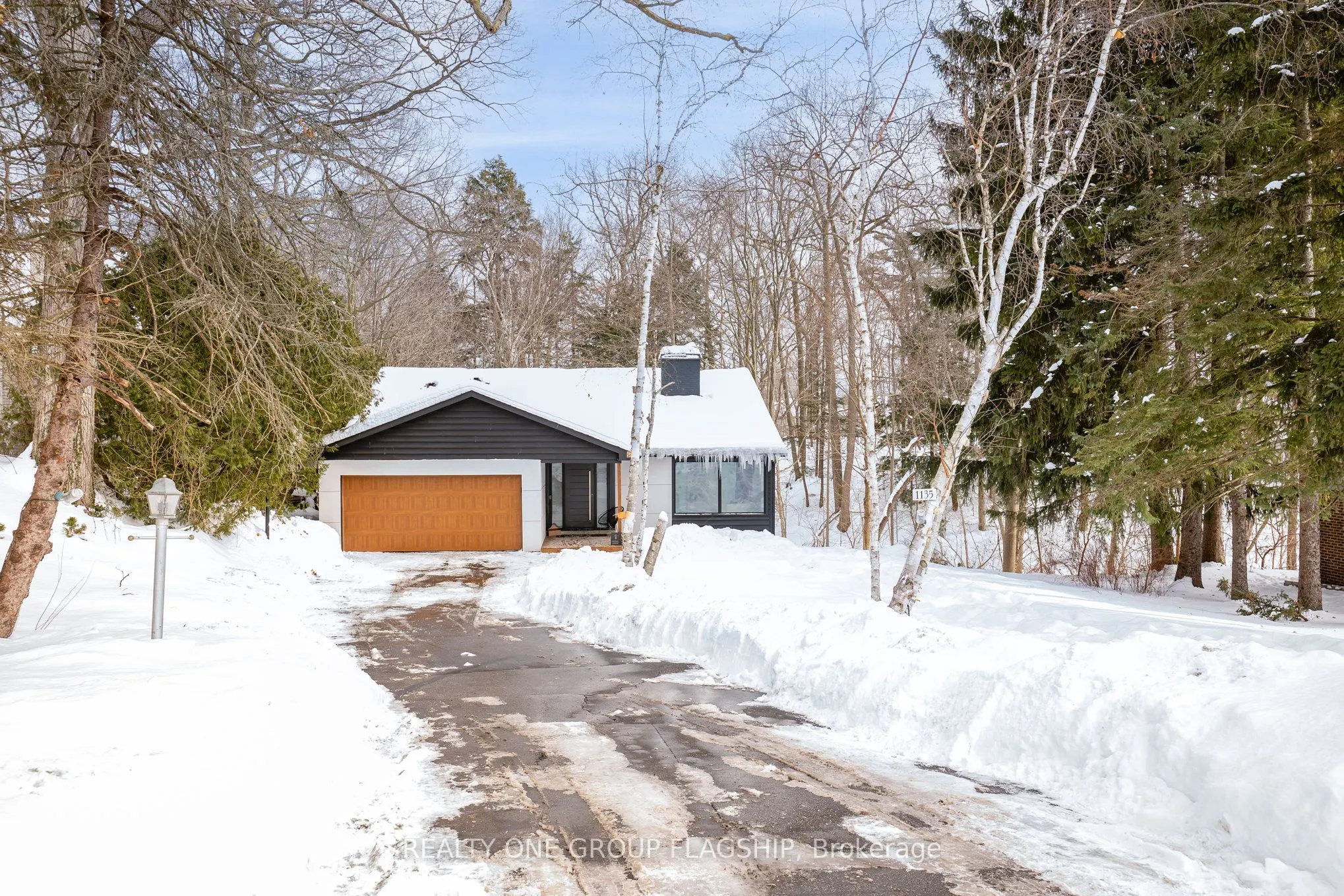 1135 Greenoaks Drive