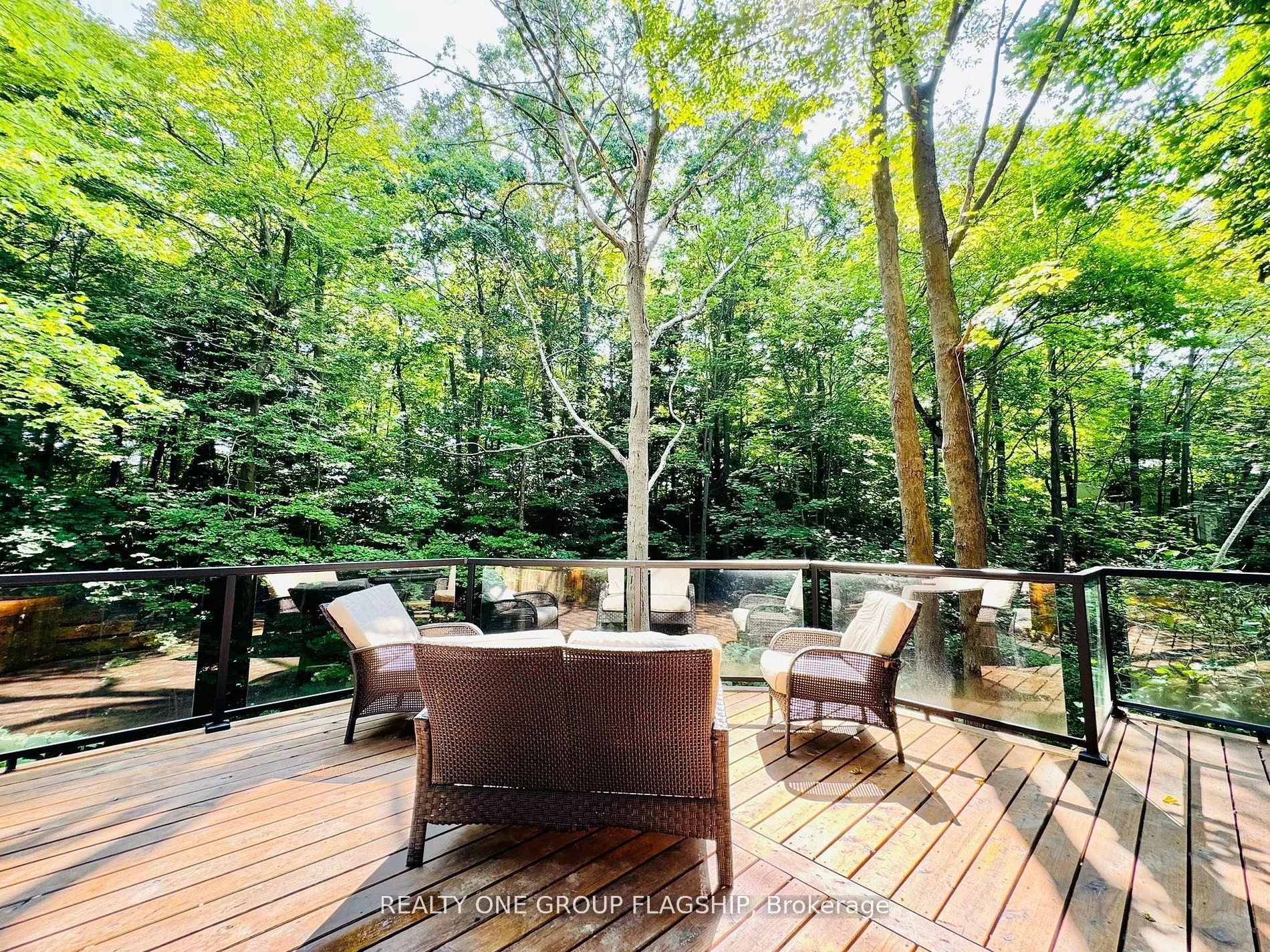 1135 Greenoaks Drive