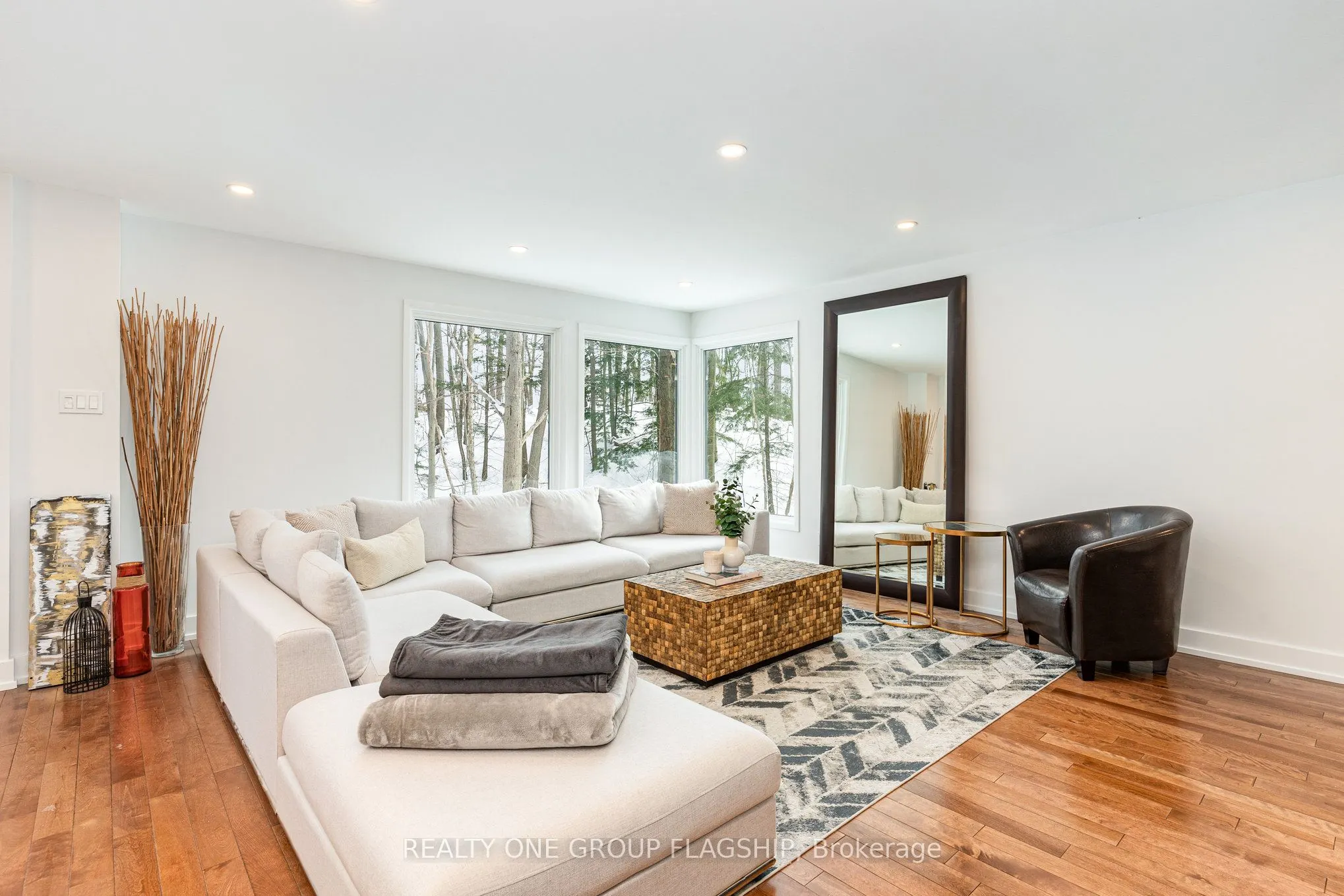 1135 Greenoaks Drive