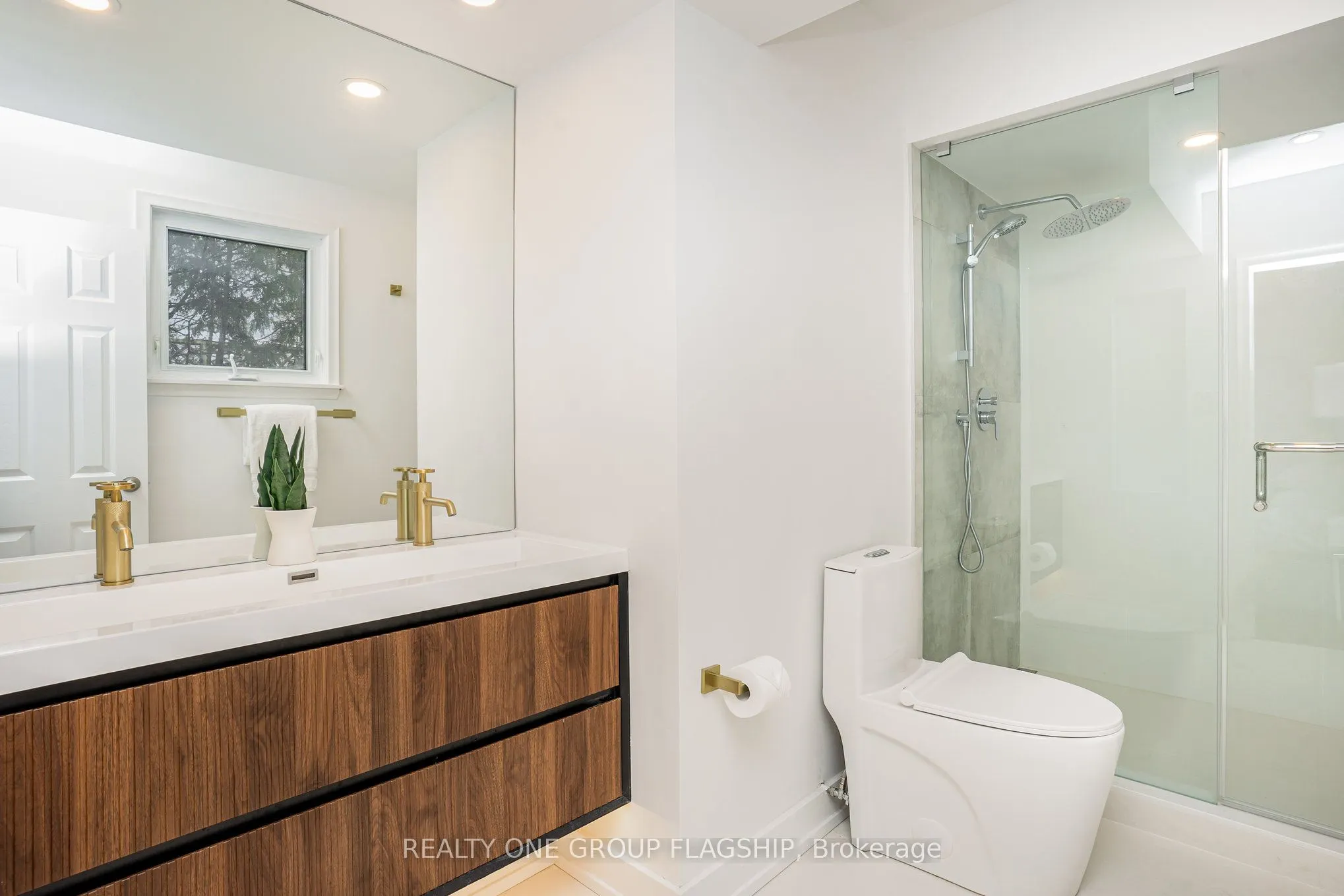 1135 Greenoaks Drive