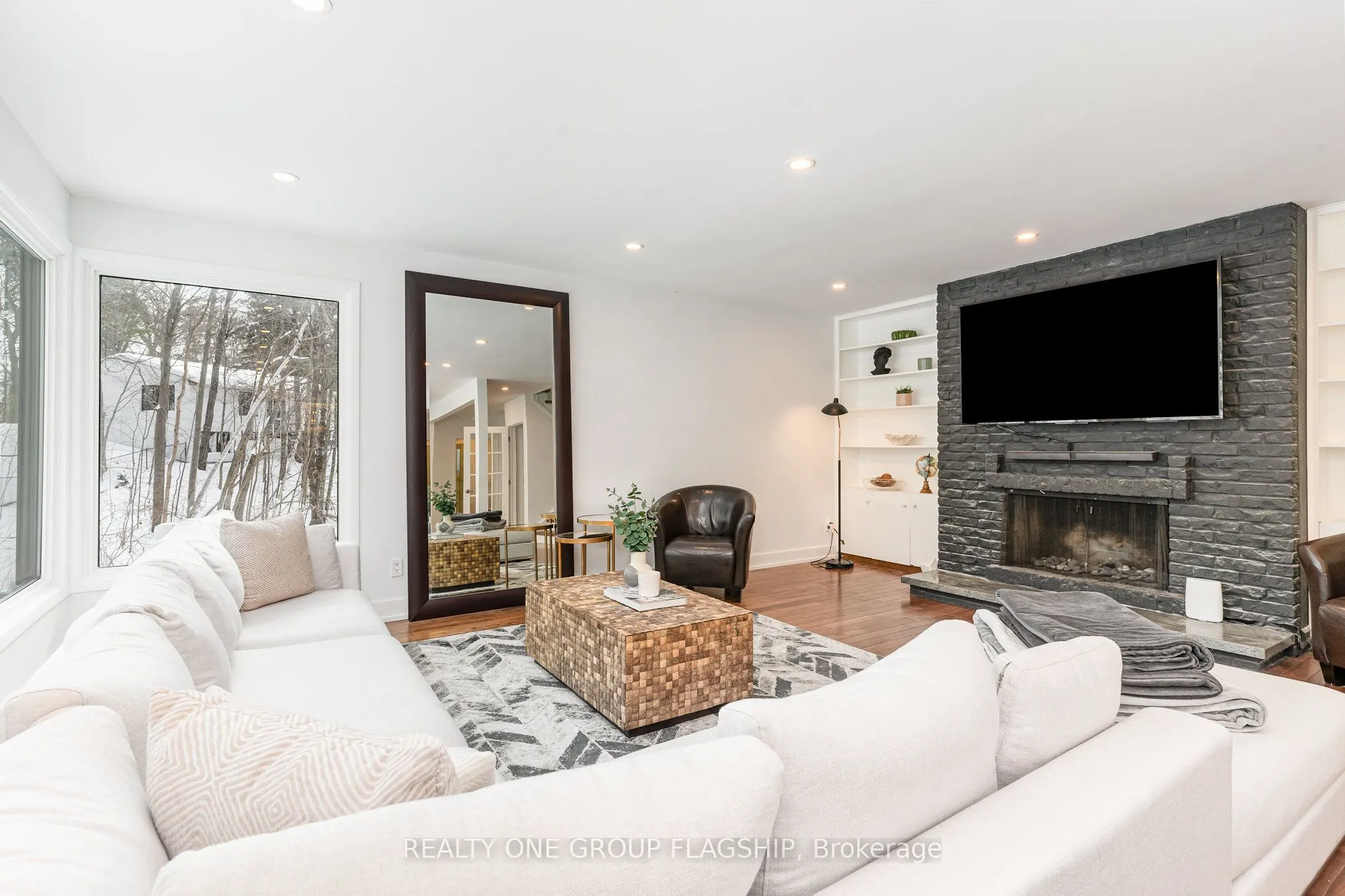 1135 Greenoaks Drive