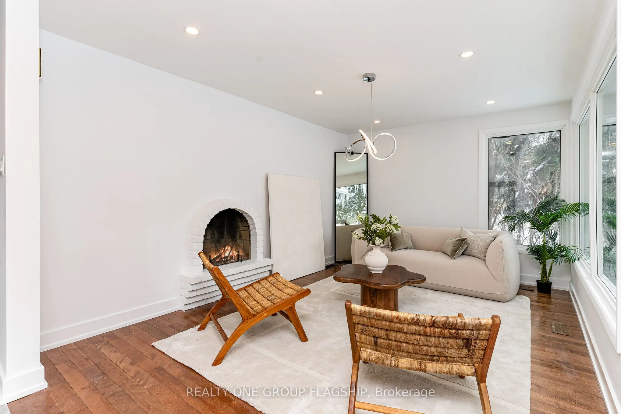 1135 Greenoaks Drive
