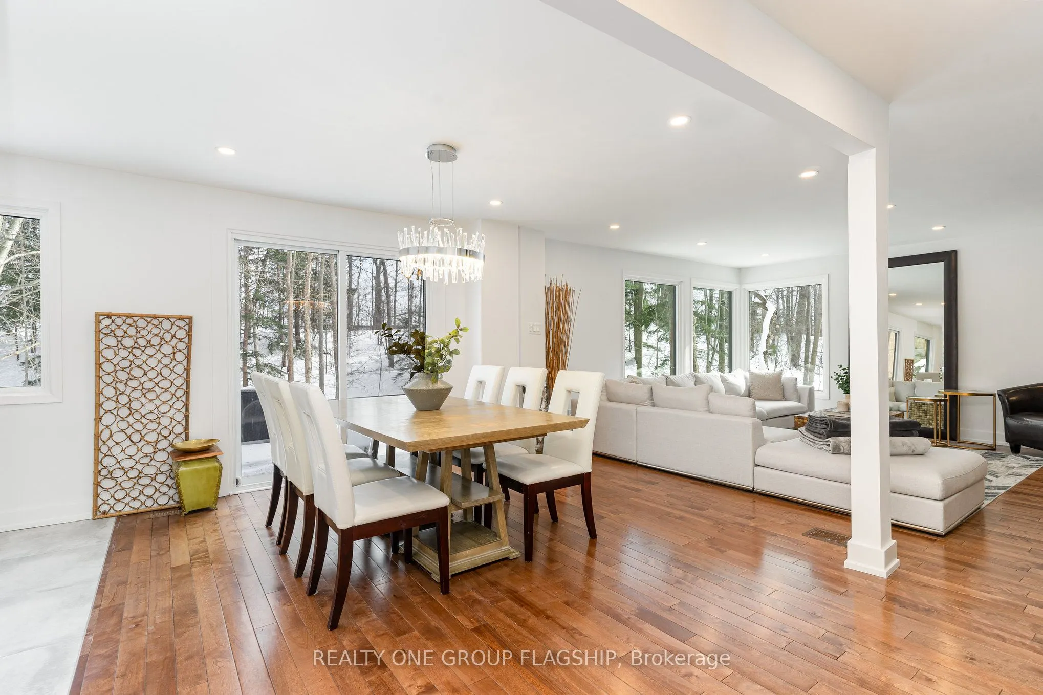 1135 Greenoaks Drive