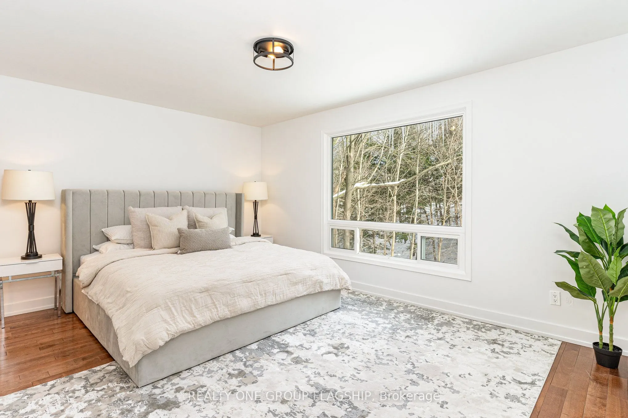 1135 Greenoaks Drive