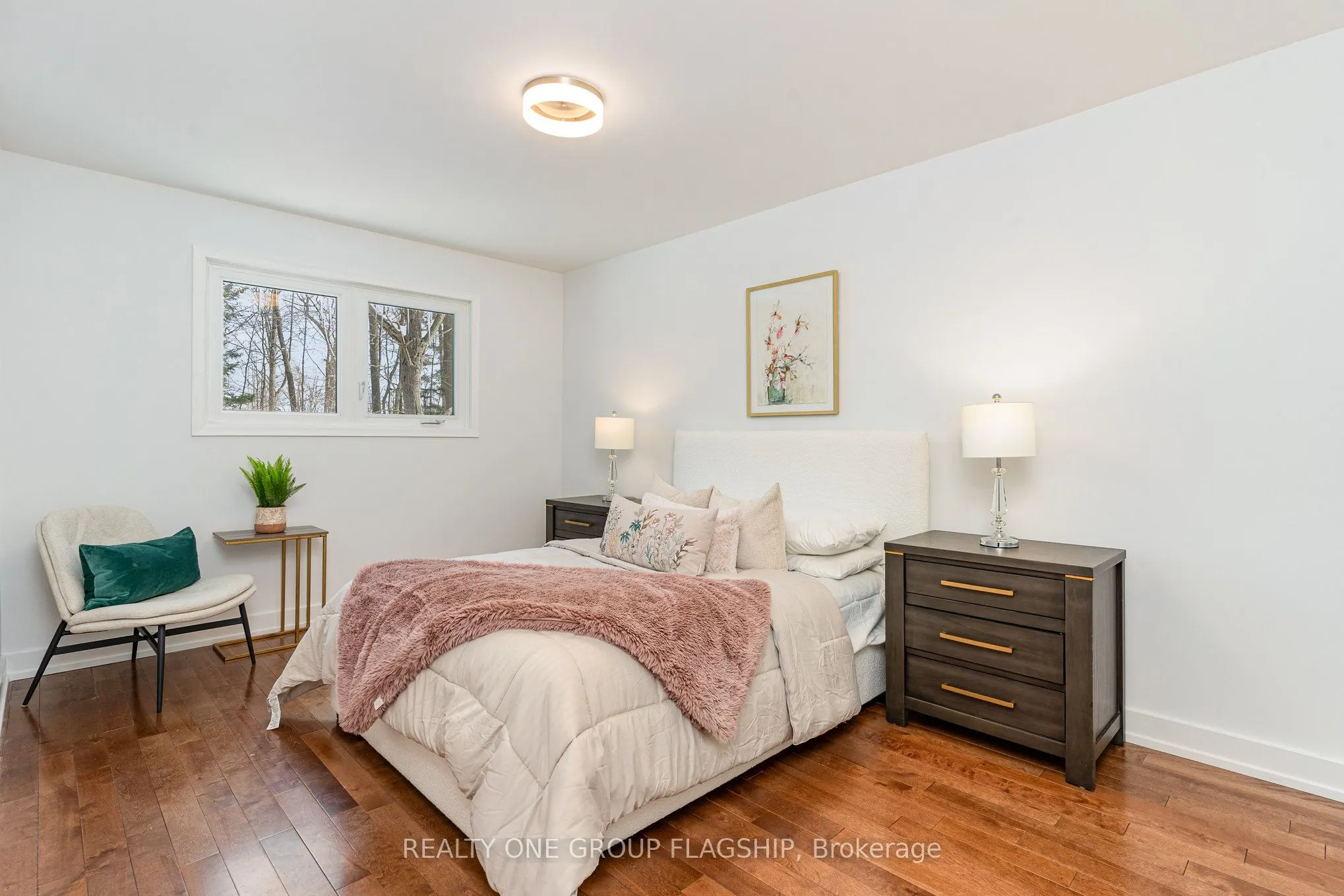 1135 Greenoaks Drive