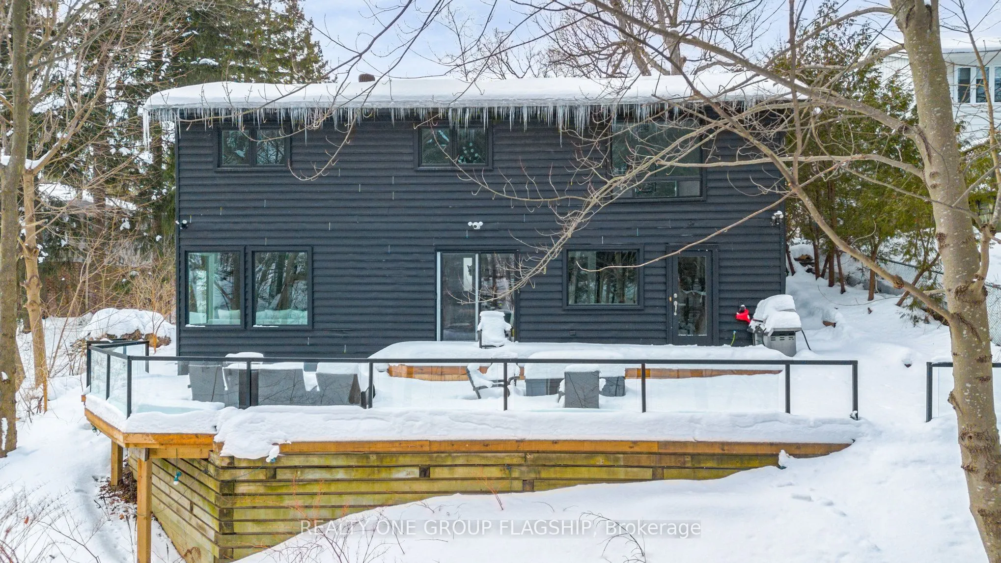 1135 Greenoaks Drive