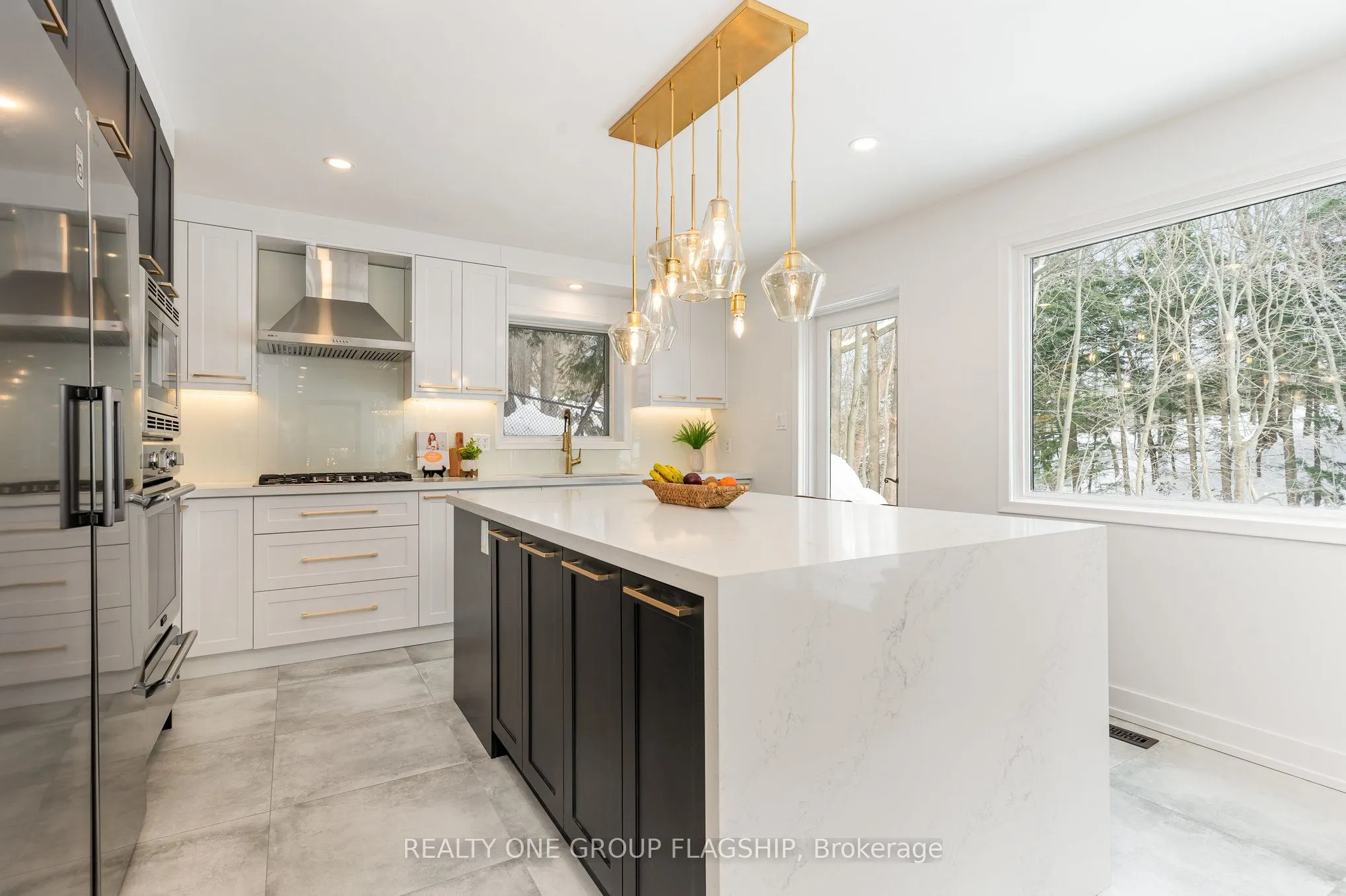 1135 Greenoaks Drive