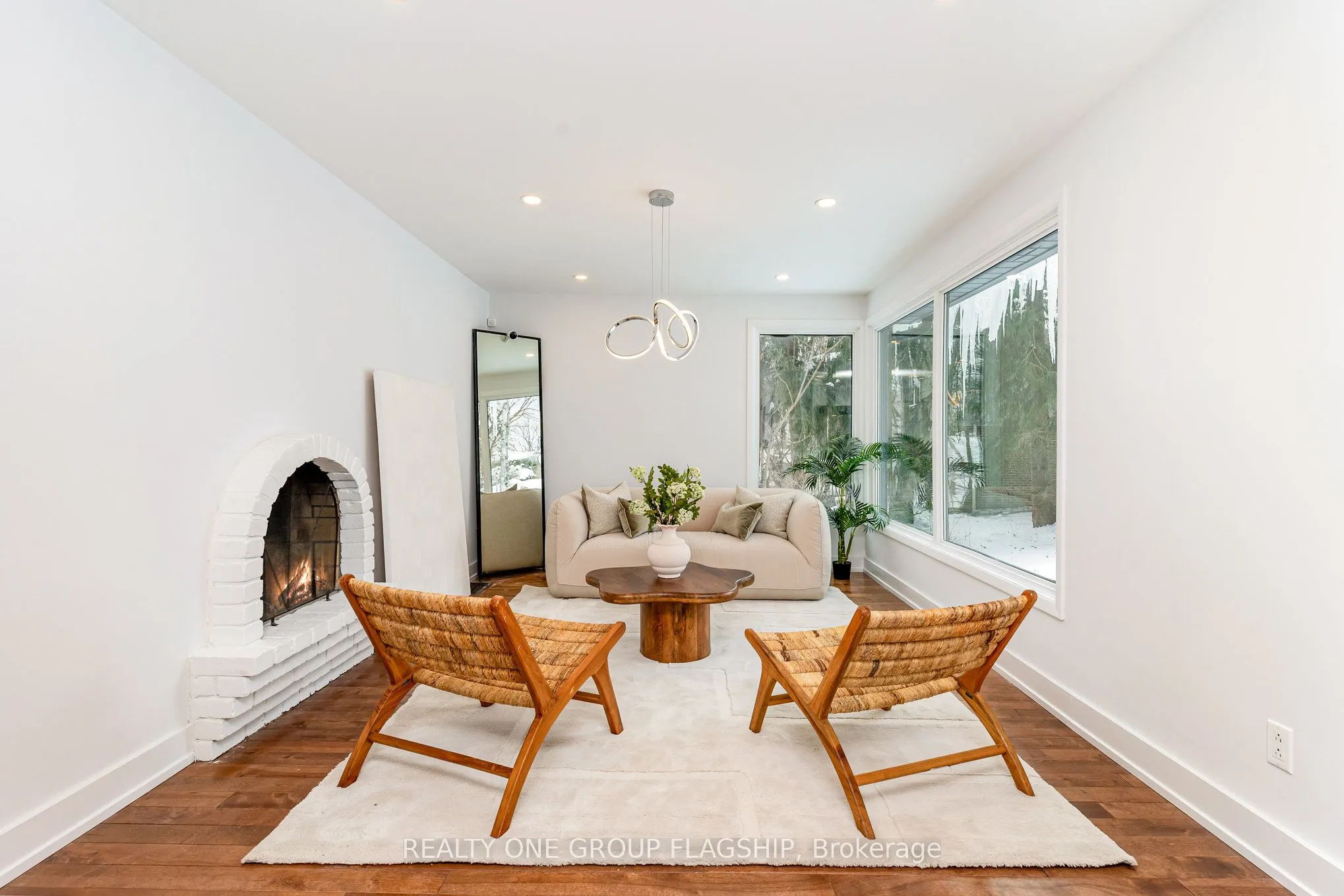 1135 Greenoaks Drive