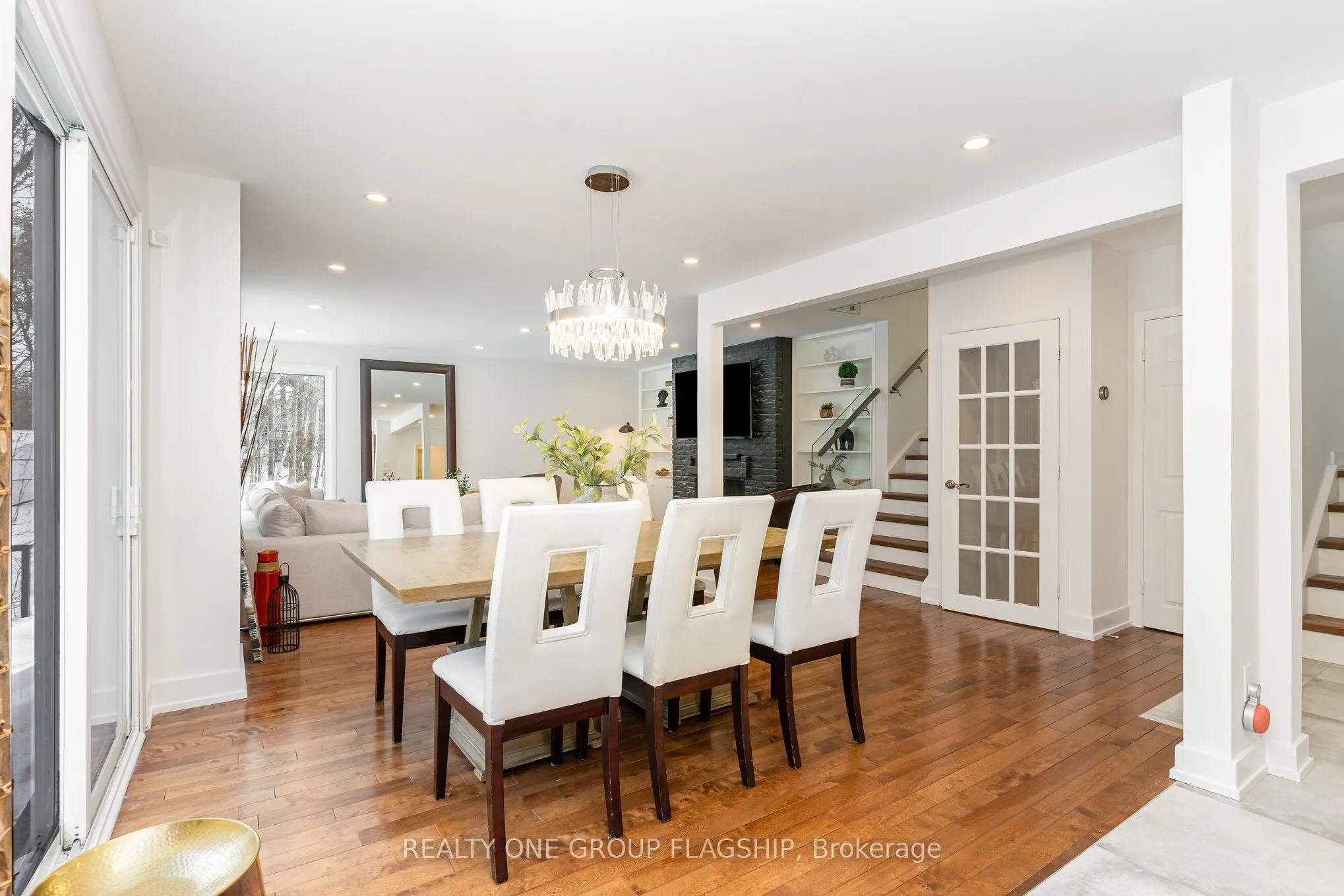 1135 Greenoaks Drive