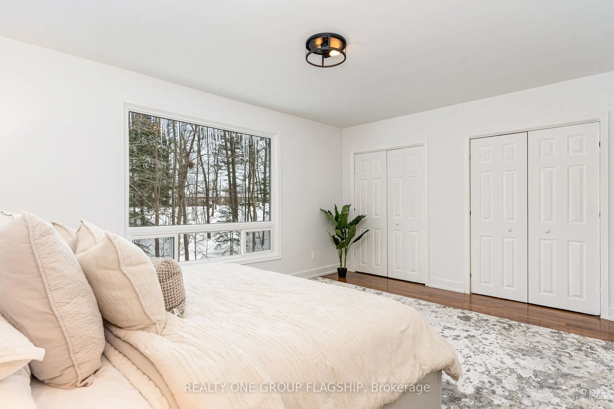 1135 Greenoaks Drive