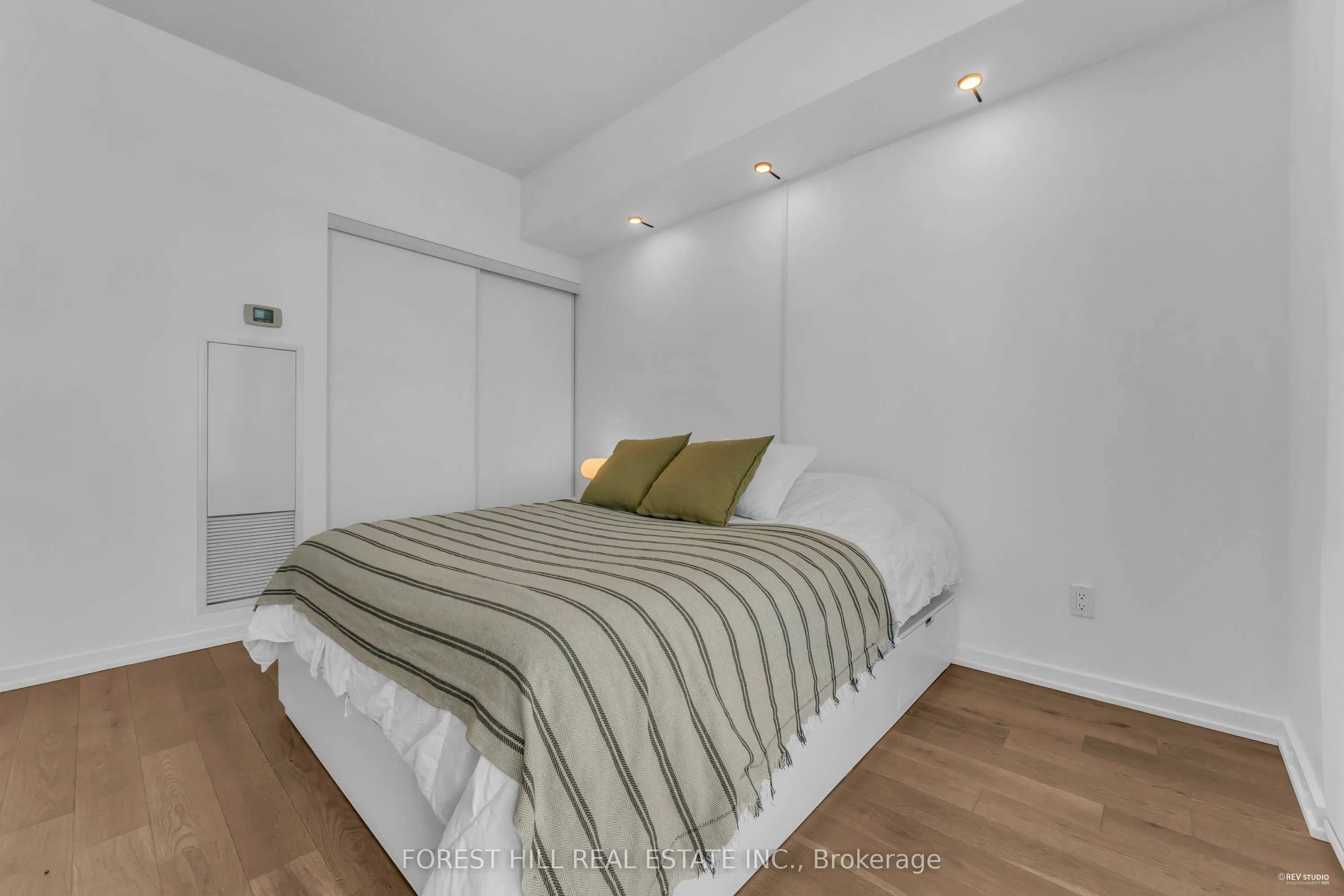 103 The Queensway Avenue, #1301