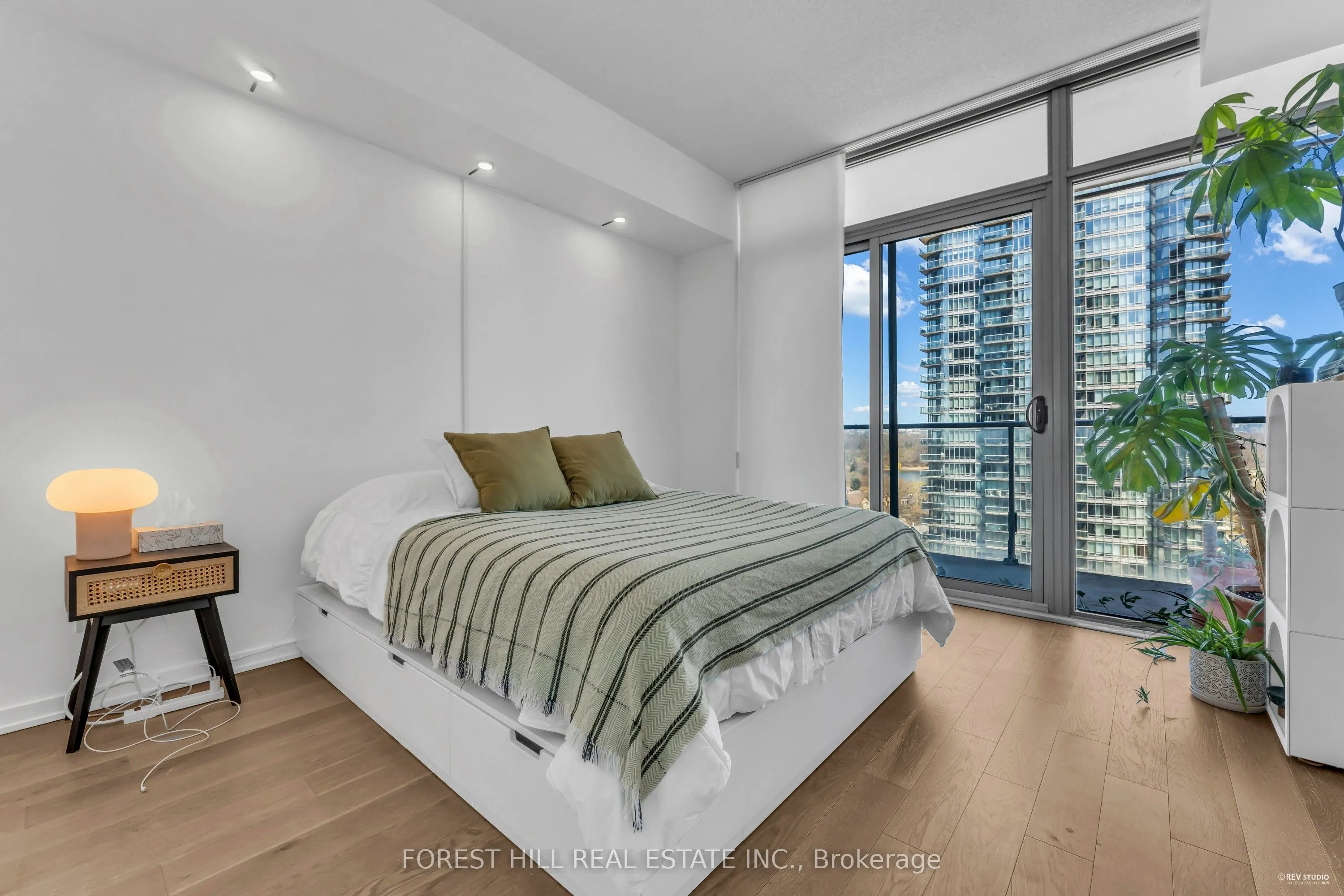 103 The Queensway Avenue, #1301