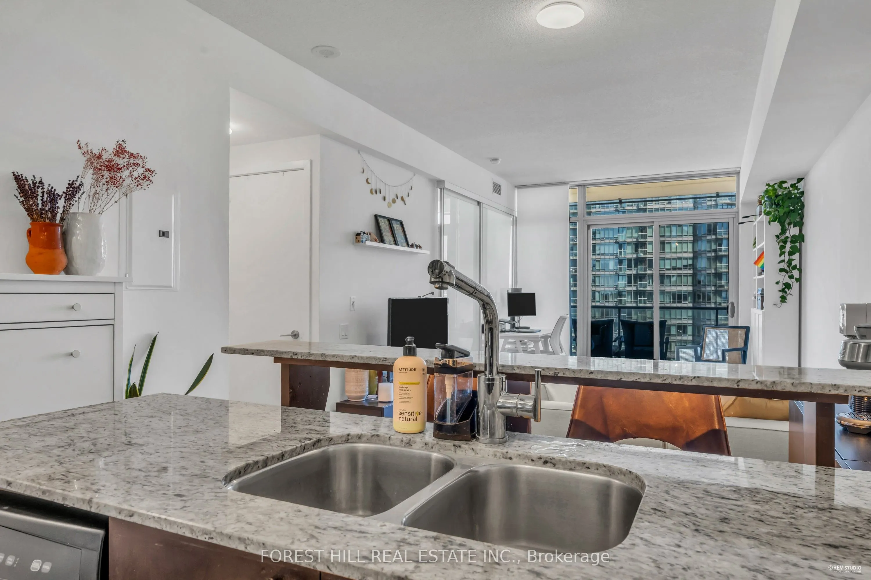 103 The Queensway Avenue, #1301