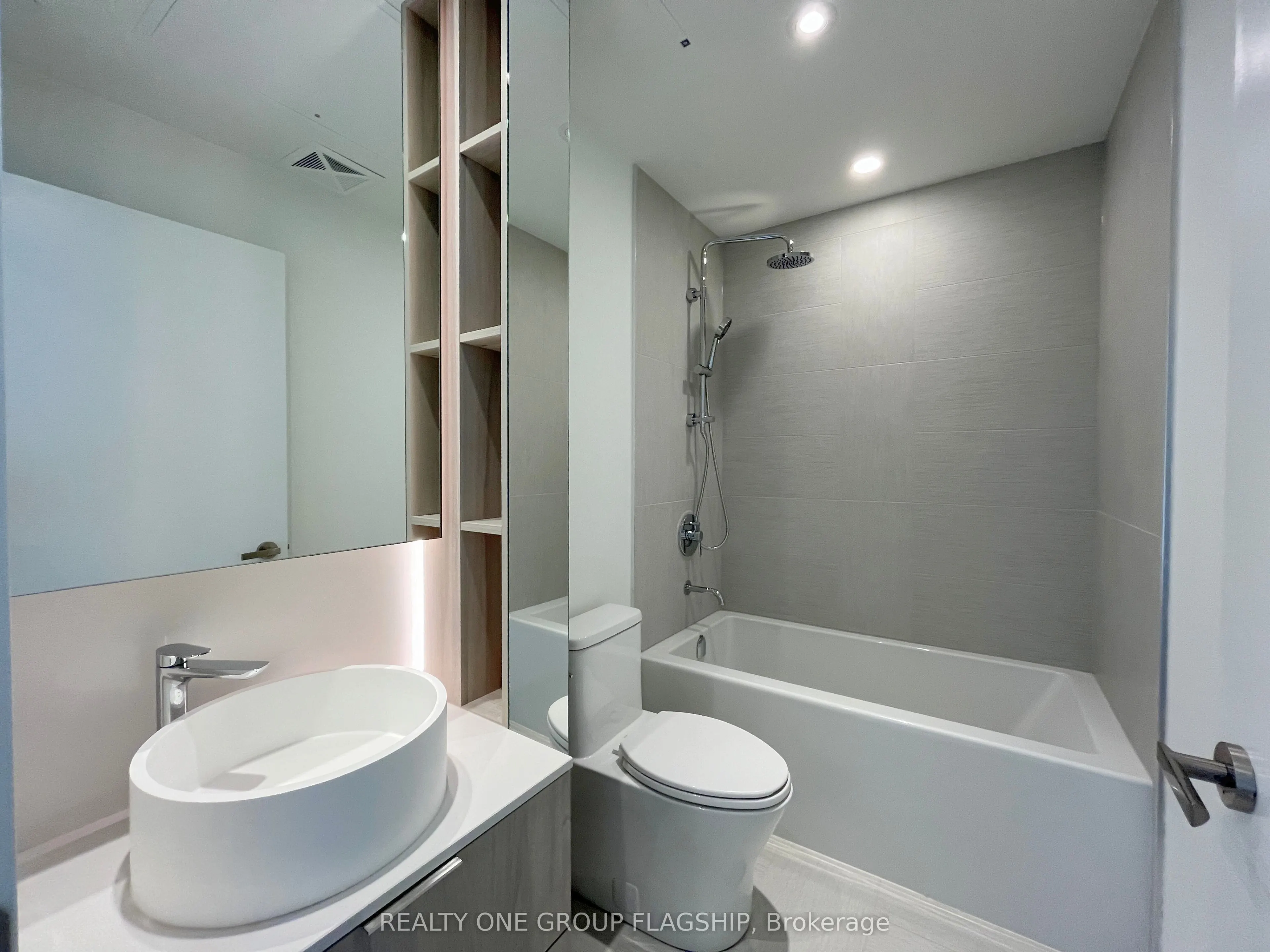 28 Ann Street, #820