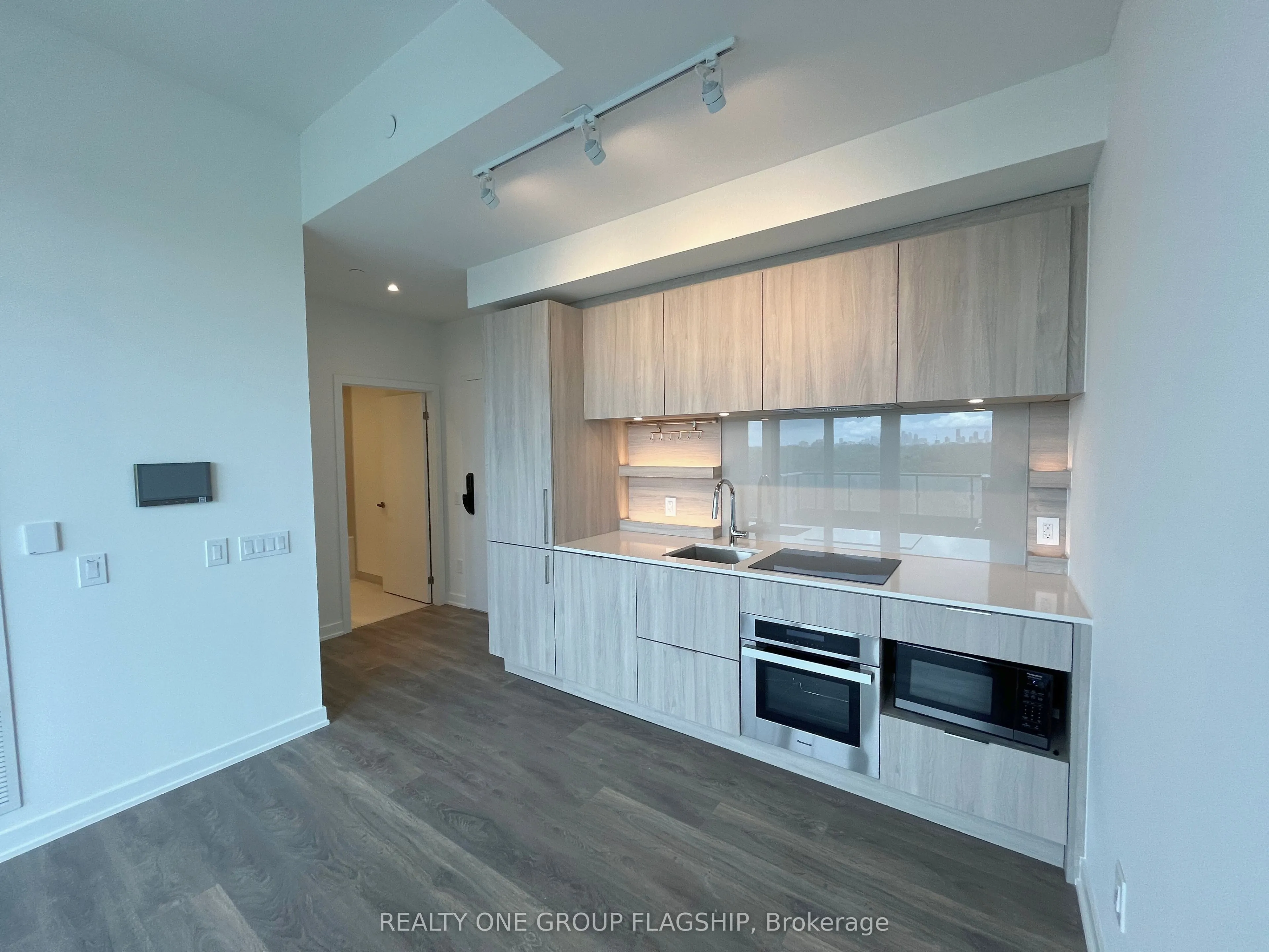 28 Ann Street, #820